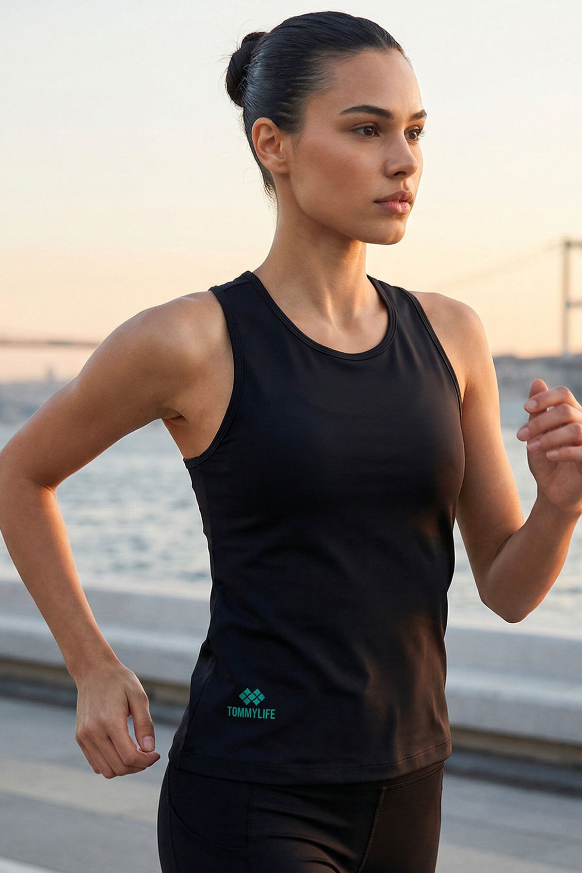 Siyah Standart Fit Çapraz Sırt Detaylı Kadın Spor Atlet - 97296