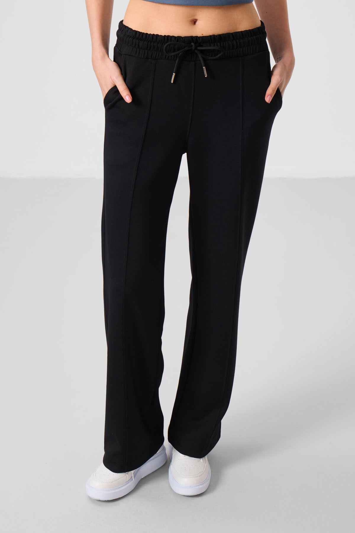 Siyah Yumuşak Dokulu Cepli Ön Dikiş Detaylı Kadın Palazzo Pantolon - 94670