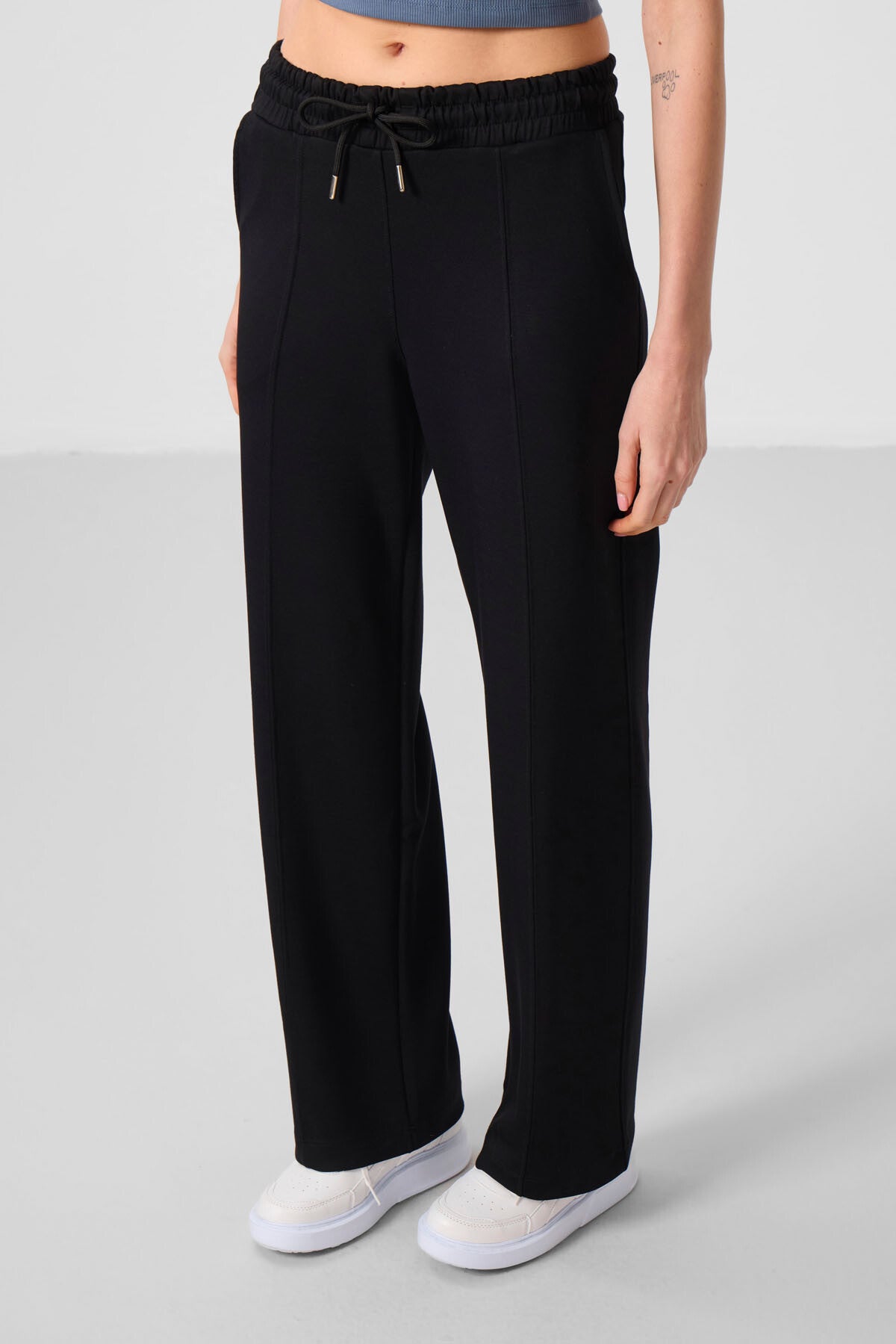 Siyah Yumuşak Dokulu Cepli Ön Dikiş Detaylı Kadın Palazzo Pantolon - 94670