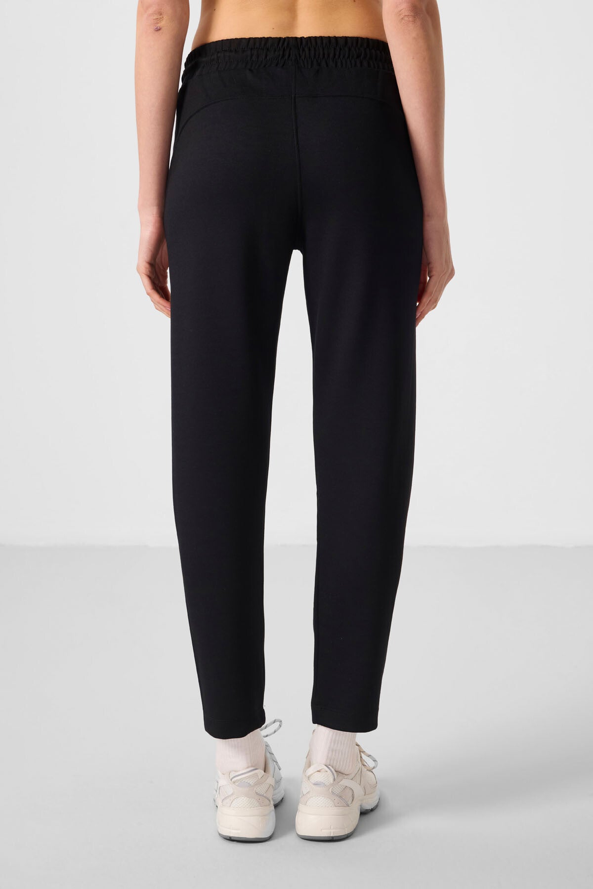 Siyah Yumuşak Dokulu Gizli Fermuarlı Dar Paça Kadın Pantolon - 94668