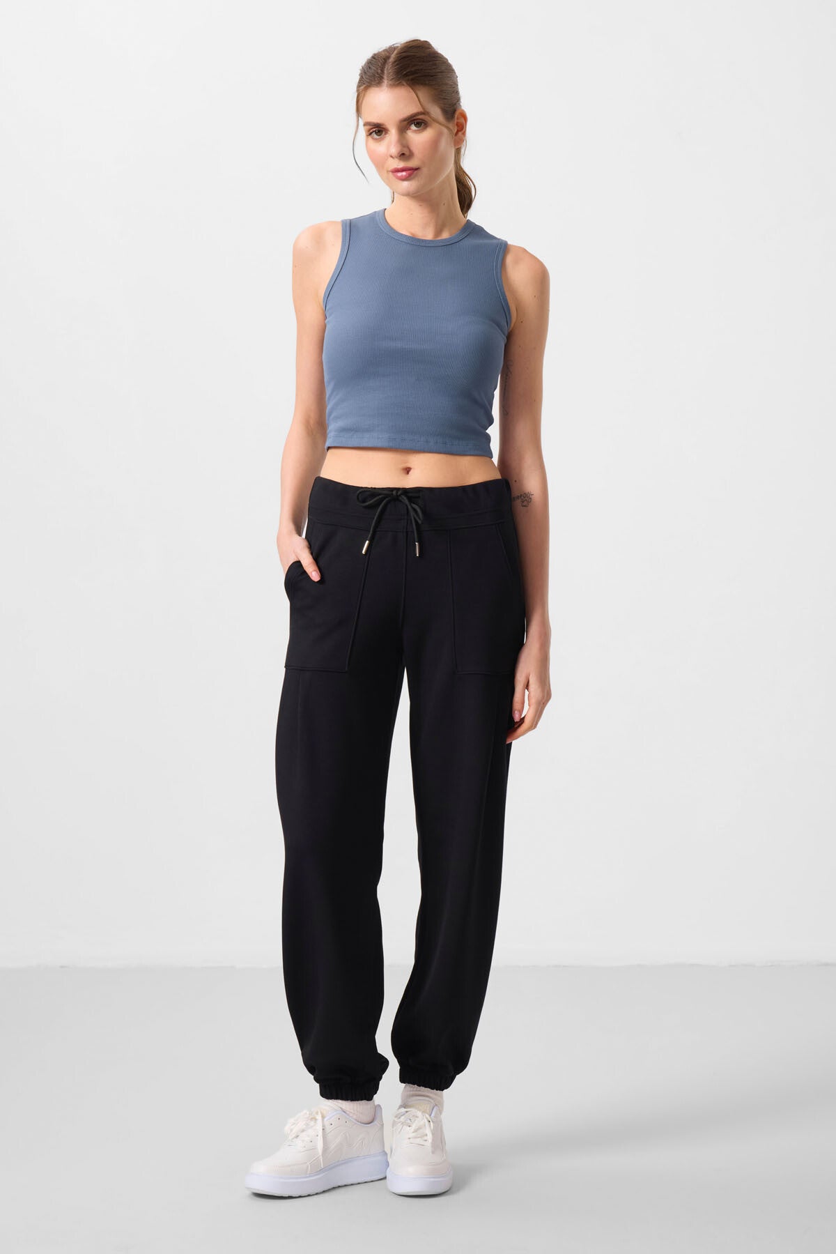 Siyah Yumuşak Dokulu Cep Detaylı Rahat Form Kadın Pantolon - 94672