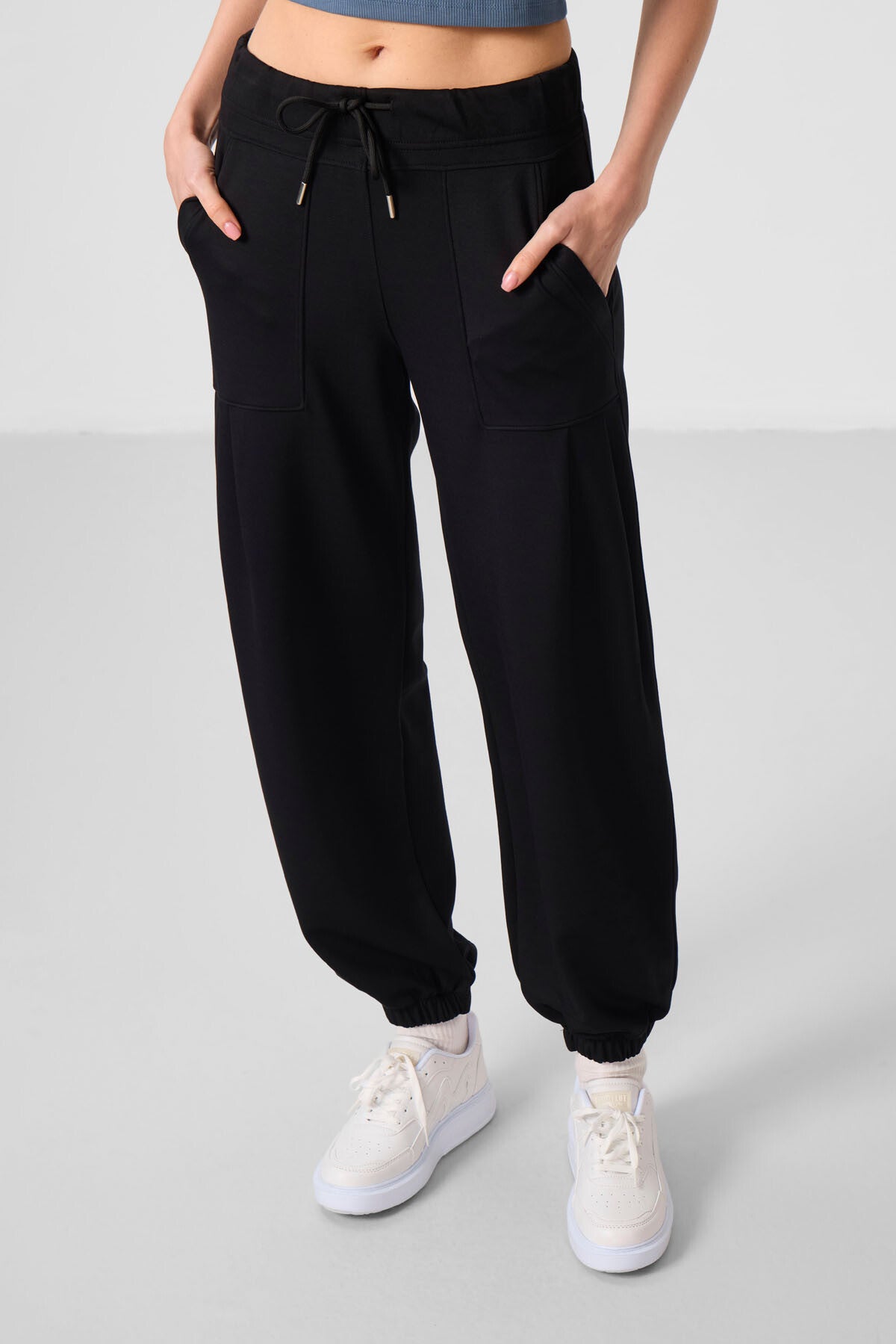 Siyah Yumuşak Dokulu Cep Detaylı Rahat Form Kadın Pantolon - 94672