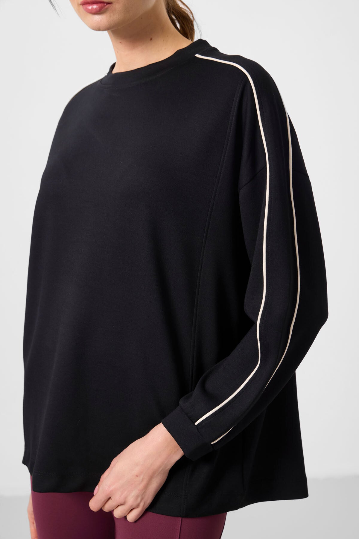 Siyah Yumuşak Dokulu O Yaka Oversize Kadın Tunik Sweatshirt - 97303