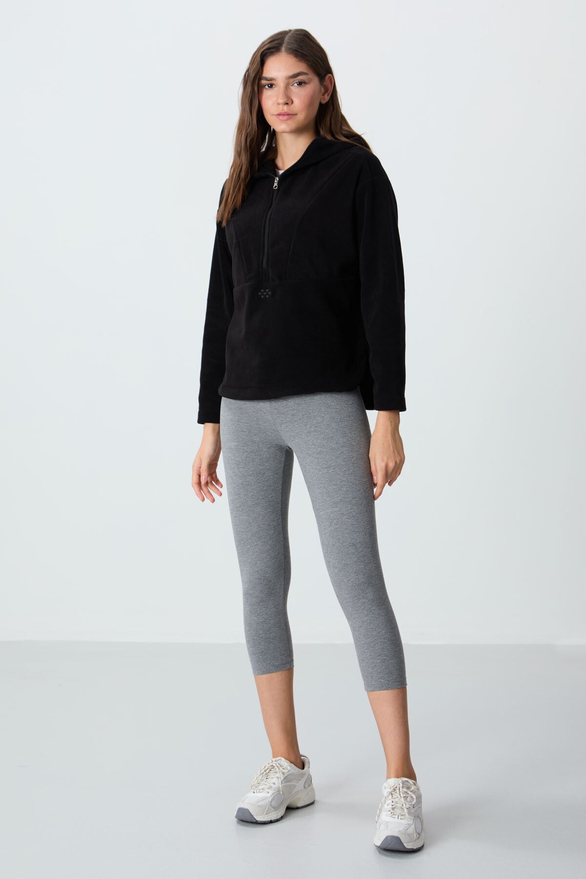 Siyah Kalın Yumuşak Dokulu Kapüşonlu Oversize Nakışlı Polar Kadın Sweatshirt -97286
