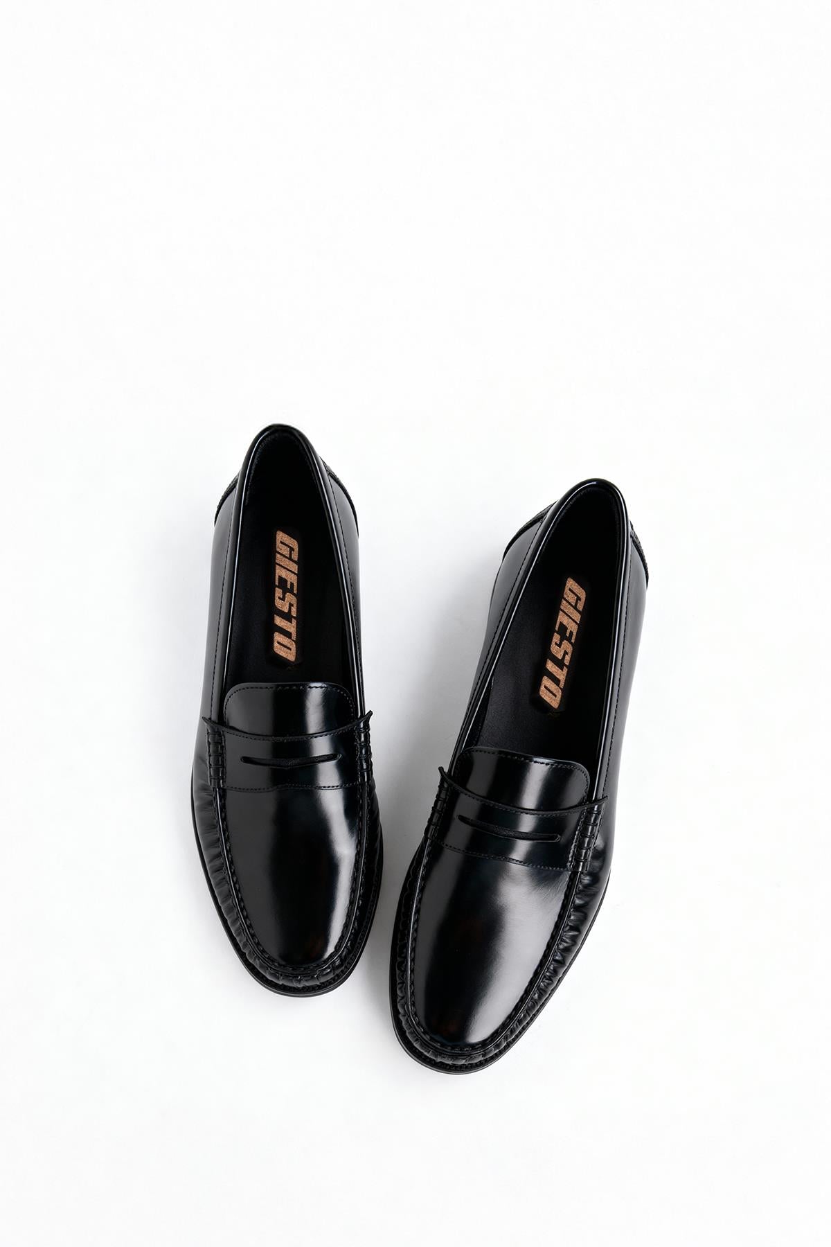 SİYAH EFEKTLİ LOAFER AYAKKABI