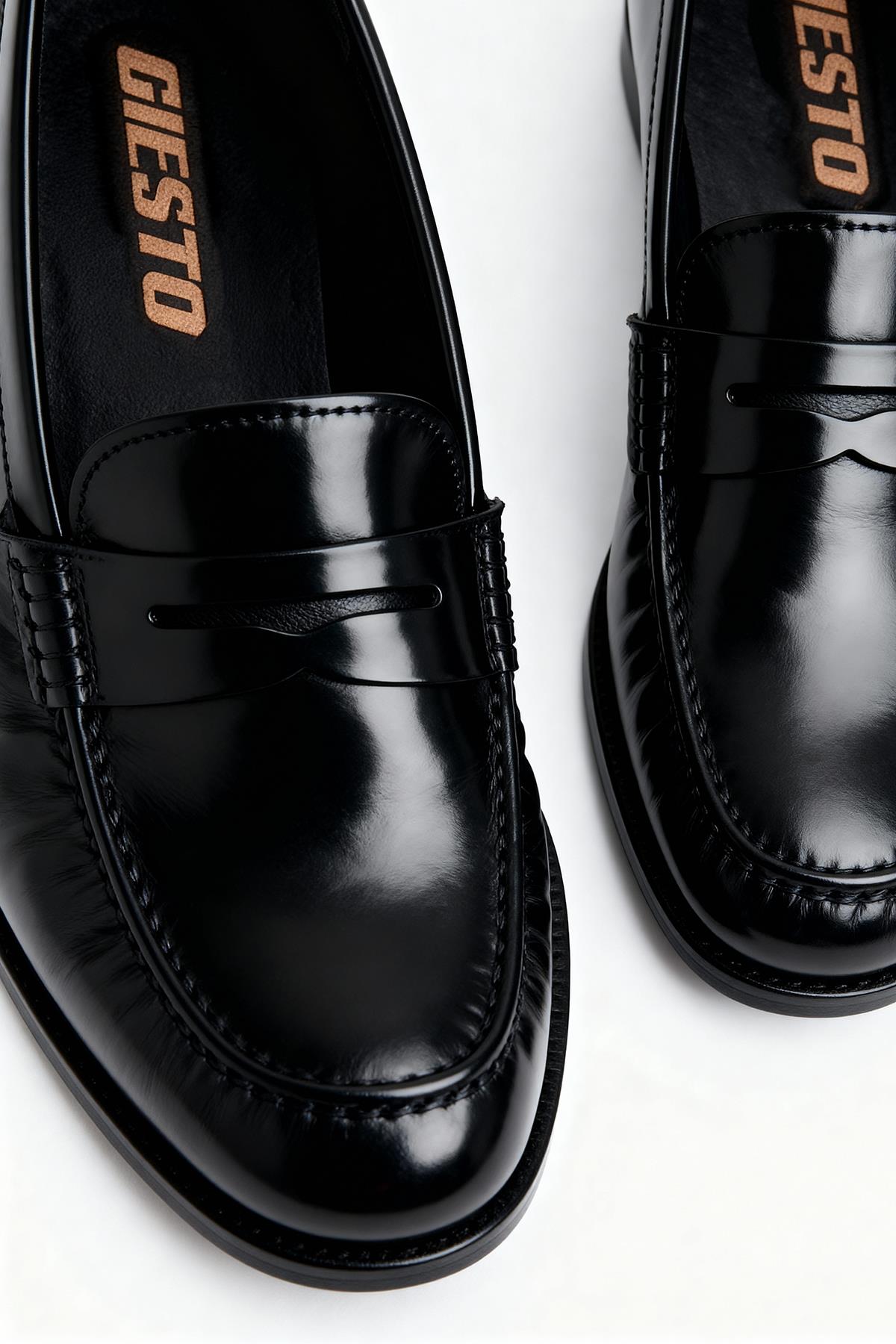 SİYAH EFEKTLİ LOAFER AYAKKABI