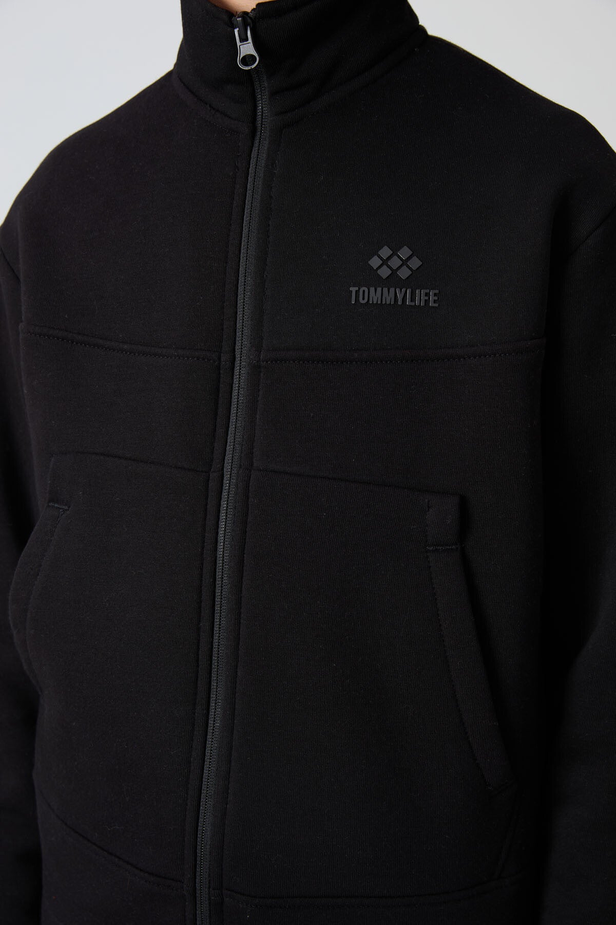 Siyah Pamuklu Kalın İçi Tüylü Yumuşak Dokulu Standart Fit Nakışlı Erkek Çocuk Sweatshirt - 11245