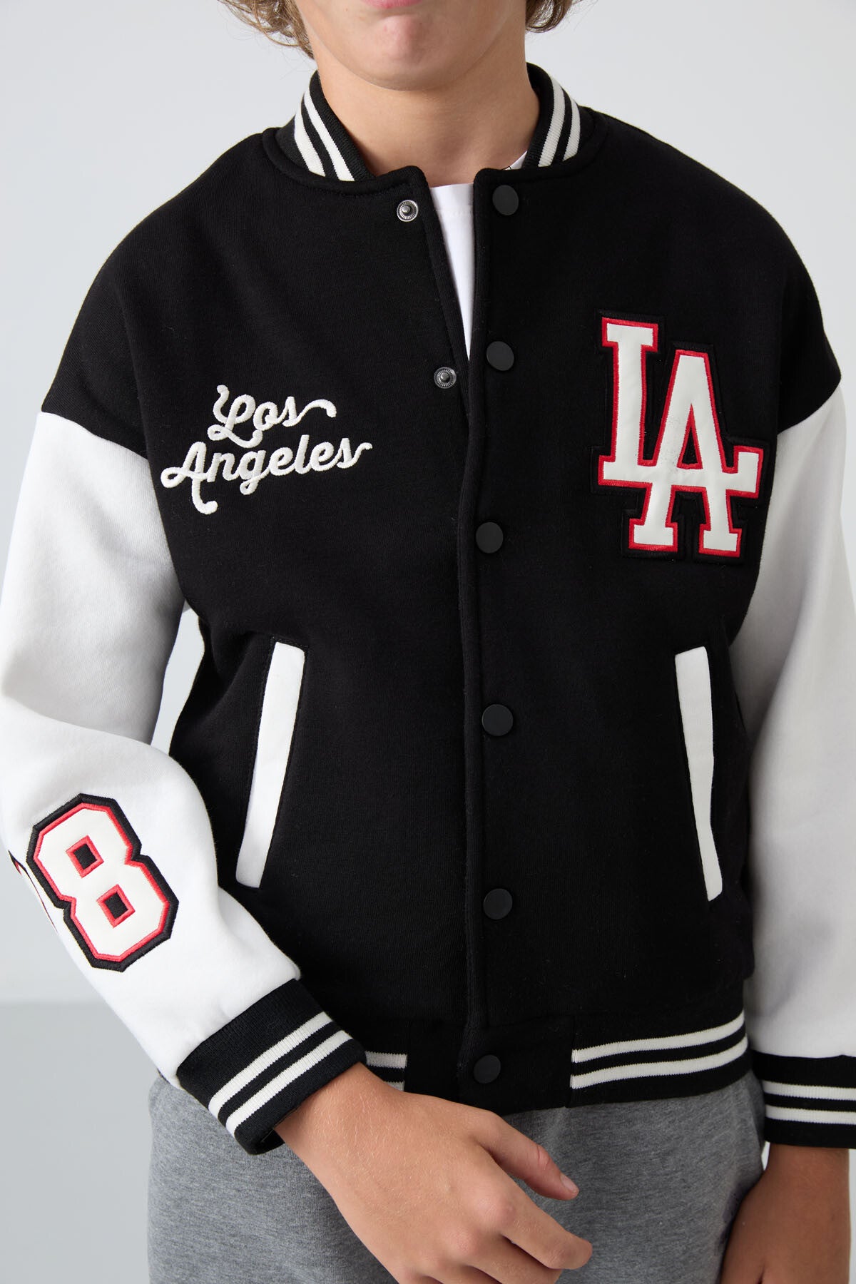 Siyah Pamuklu Kalın İçi Tüylü Yumuşak Dokulu Standart Fit Nakışlı Erkek Çocuk Kolej Ceket - 11258