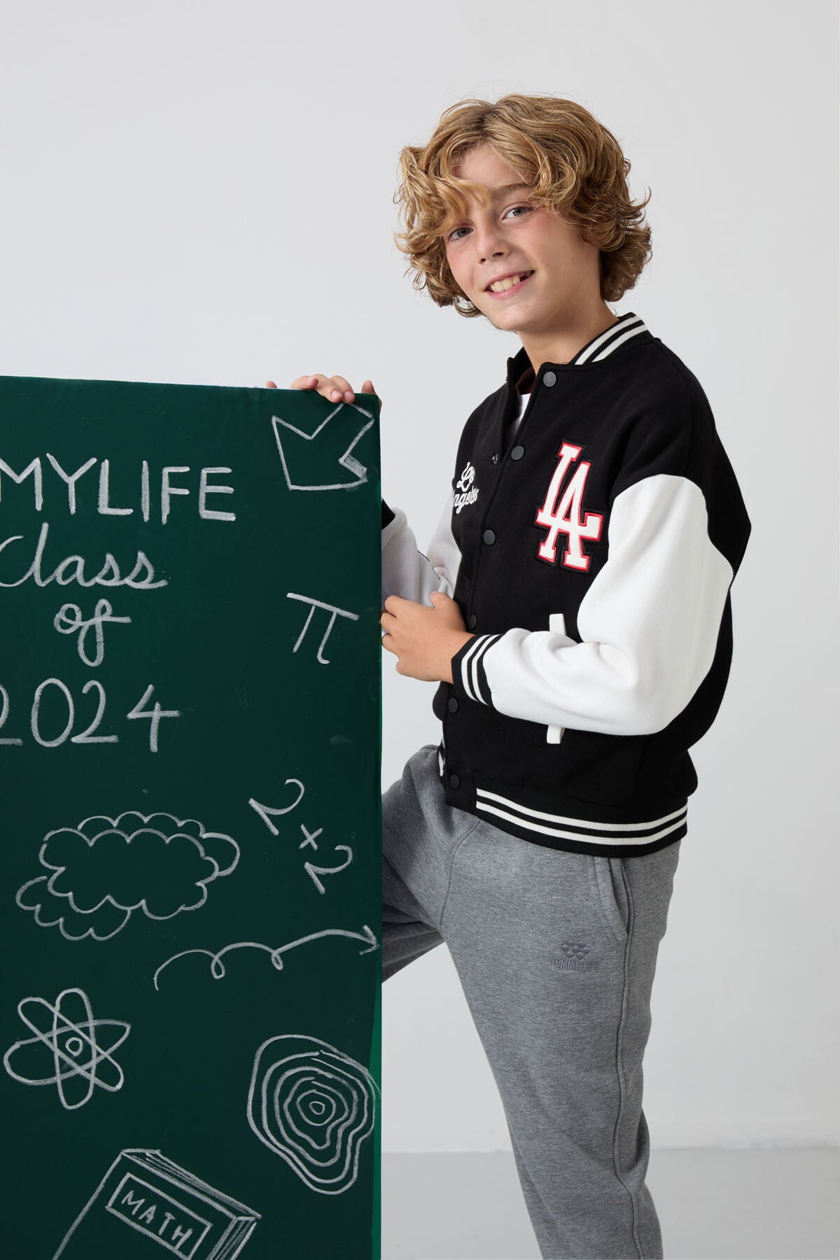 Siyah Pamuklu Kalın İçi Tüylü Yumuşak Dokulu Standart Fit Nakışlı Erkek Çocuk Kolej Ceket - 11258