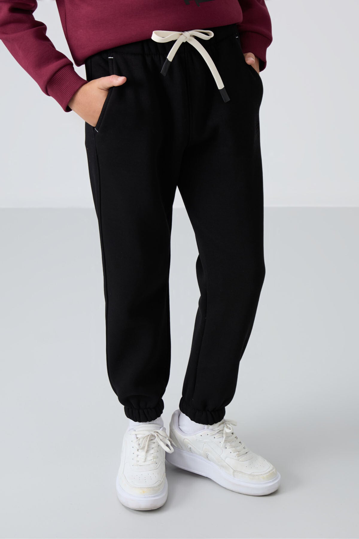 Siyah Pamuklu Kalın İçi Tüylü Yumuşak Dokulu Standart Fit Baskılı Erkek Çocuk Eşofman Alt - 11225