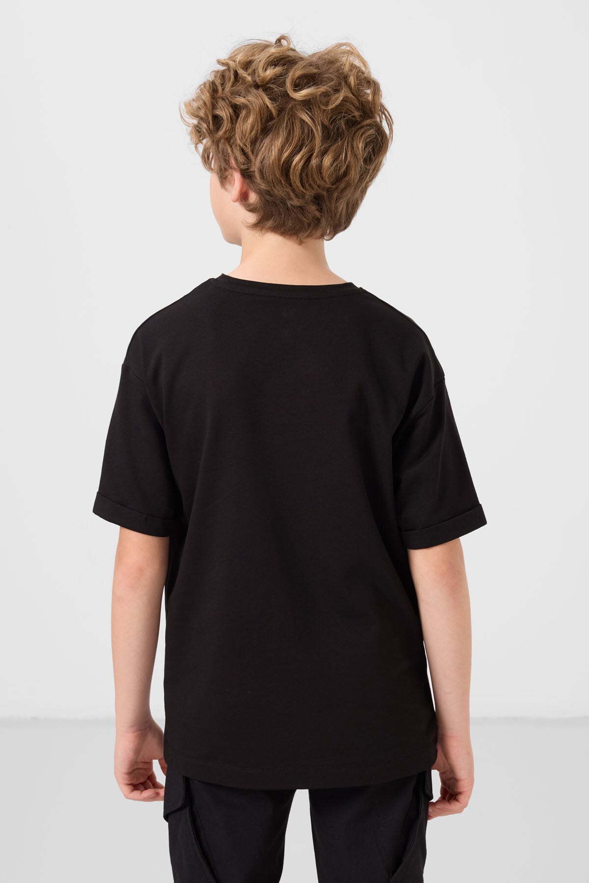 Siyah Pamuklu Yumuşak Dokulu Oversize Baskılı Erkek Çocuk T-Shirt - 11301