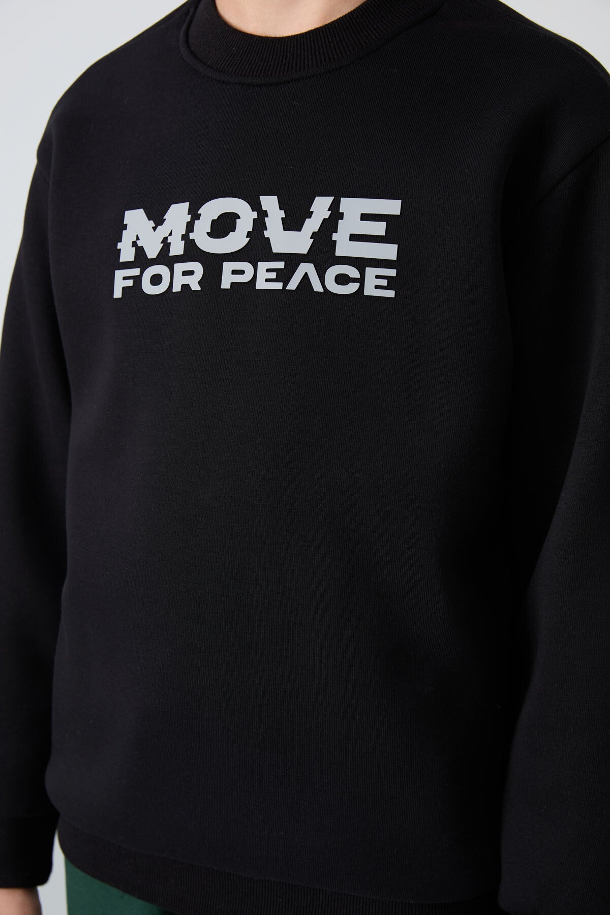 Siyah Pamuklu Kalın İçi Tüylü Yumuşak Dokulu Standart Fit Baskılı Erkek Çocuk Sweatshirt - 11216