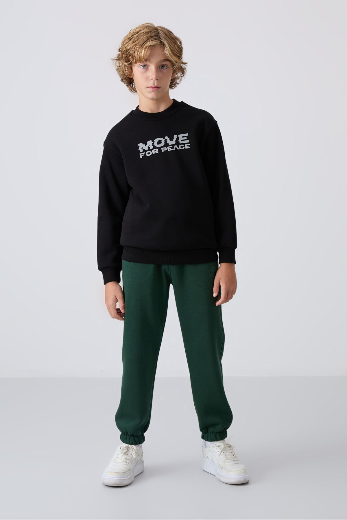 Siyah Pamuklu Kalın İçi Tüylü Yumuşak Dokulu Standart Fit Baskılı Erkek Çocuk Sweatshirt - 11216
