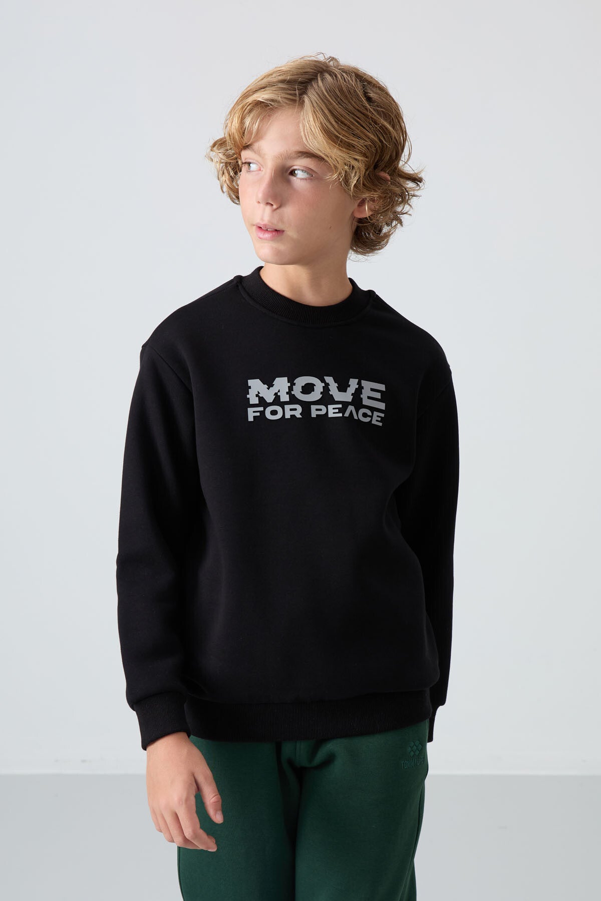 Siyah Pamuklu Kalın İçi Tüylü Yumuşak Dokulu Standart Fit Baskılı Erkek Çocuk Sweatshirt - 11216