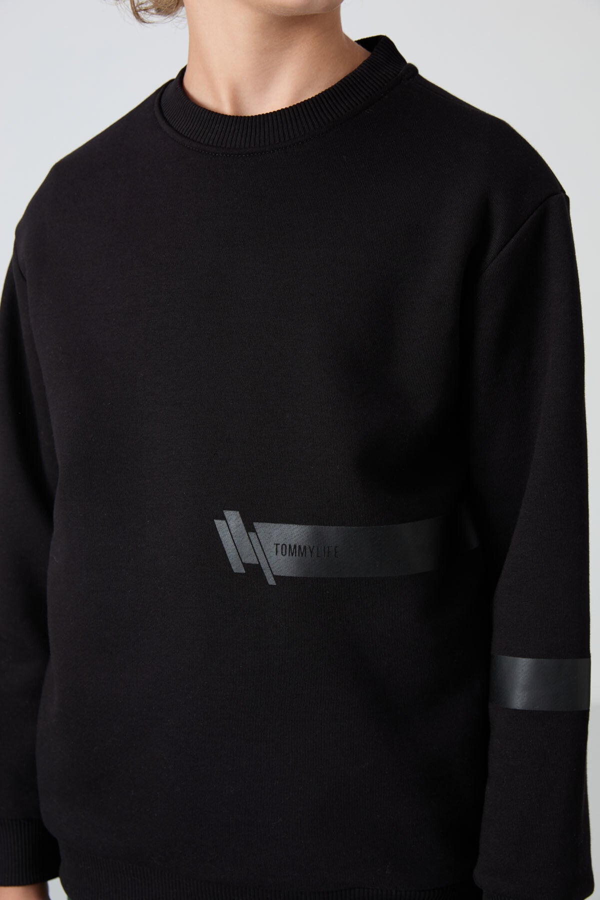 Siyah Pamuklu Kalın İçi Tüylü Yumuşak Dokulu Standart Fit Baskılı Erkek Çocuk Sweatshirt - 11238