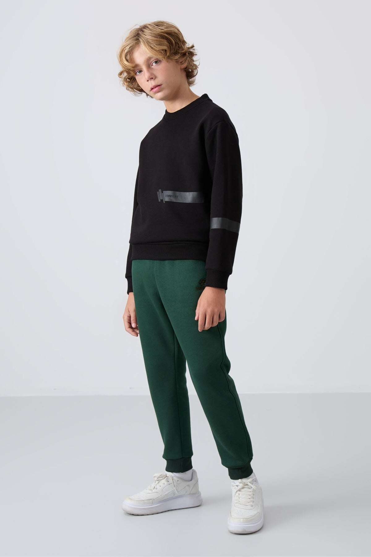 Siyah Pamuklu Kalın İçi Tüylü Yumuşak Dokulu Standart Fit Baskılı Erkek Çocuk Sweatshirt - 11238