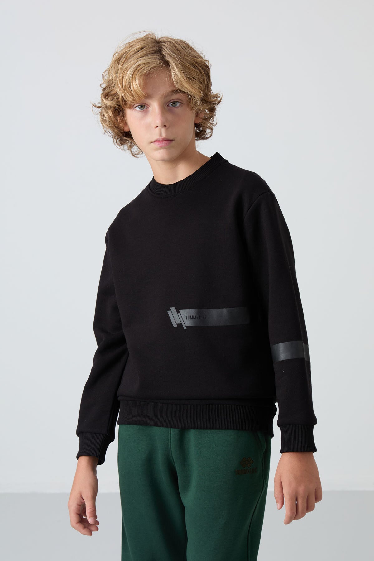 Siyah Pamuklu Kalın İçi Tüylü Yumuşak Dokulu Standart Fit Baskılı Erkek Çocuk Sweatshirt - 11238