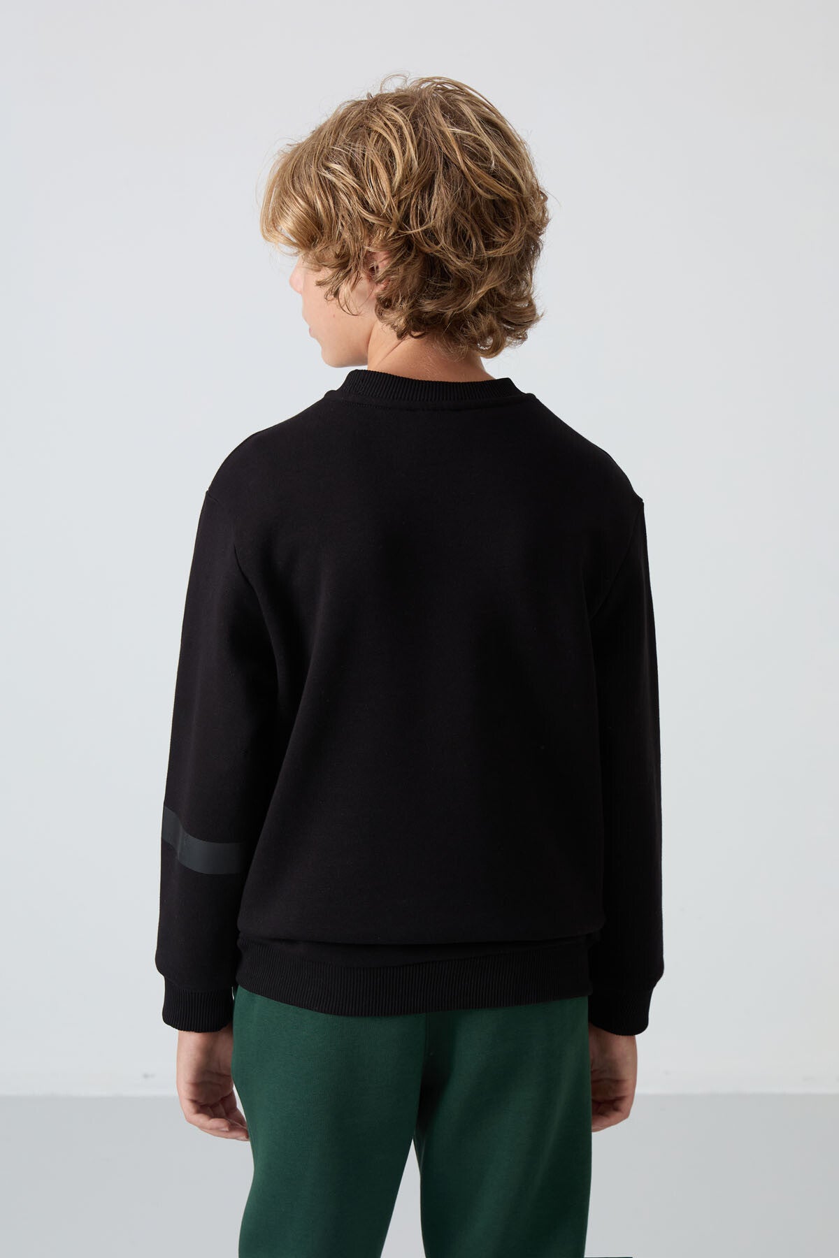 Siyah Pamuklu Kalın İçi Tüylü Yumuşak Dokulu Standart Fit Baskılı Erkek Çocuk Sweatshirt - 11238