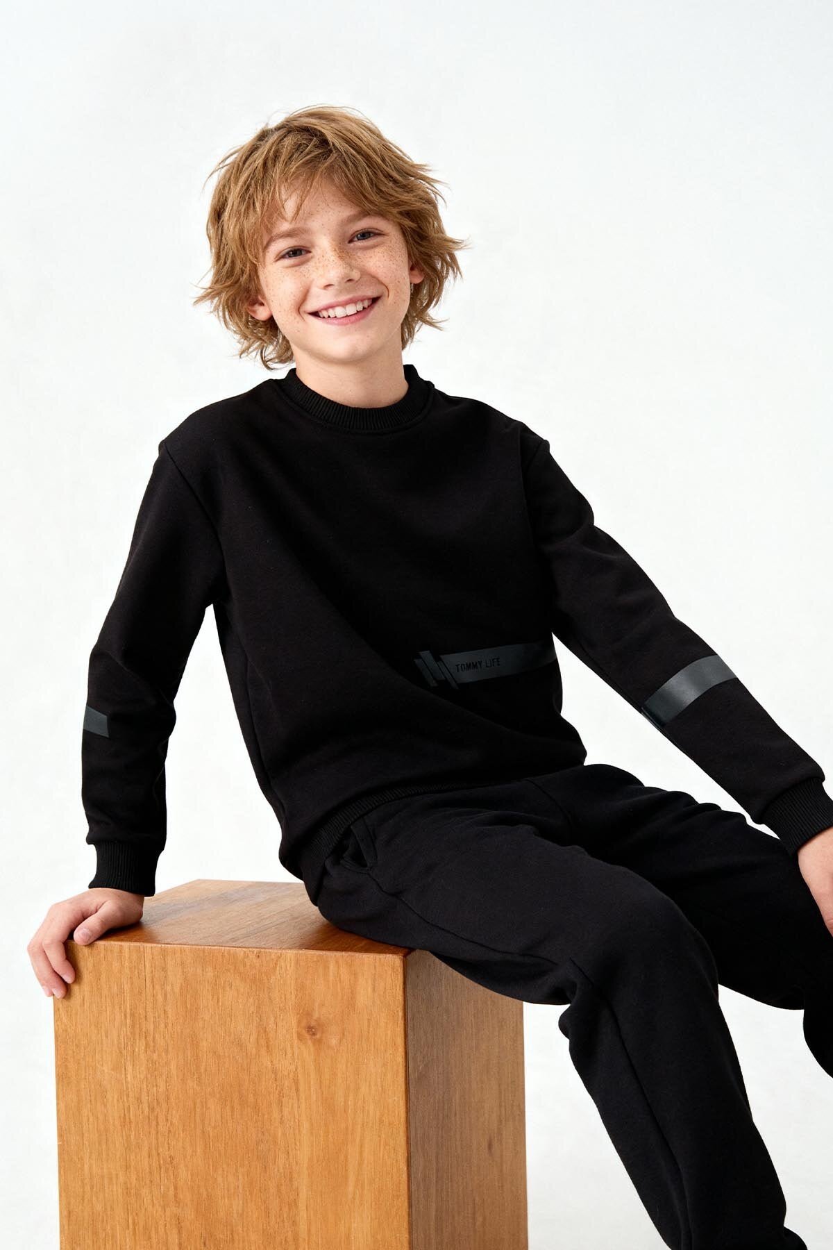 Siyah Pamuklu Kalın İçi Tüylü Yumuşak Dokulu Standart Fit Baskılı Erkek Çocuk Sweatshirt - 11238