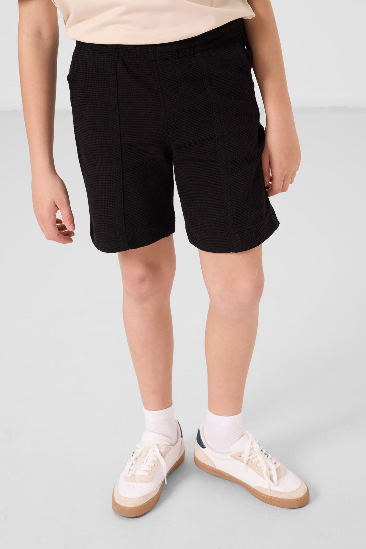 Siyah Pamuklu Yumuşak Dokulu Standart Fit Basic Erkek Çocuk Şort - 11289