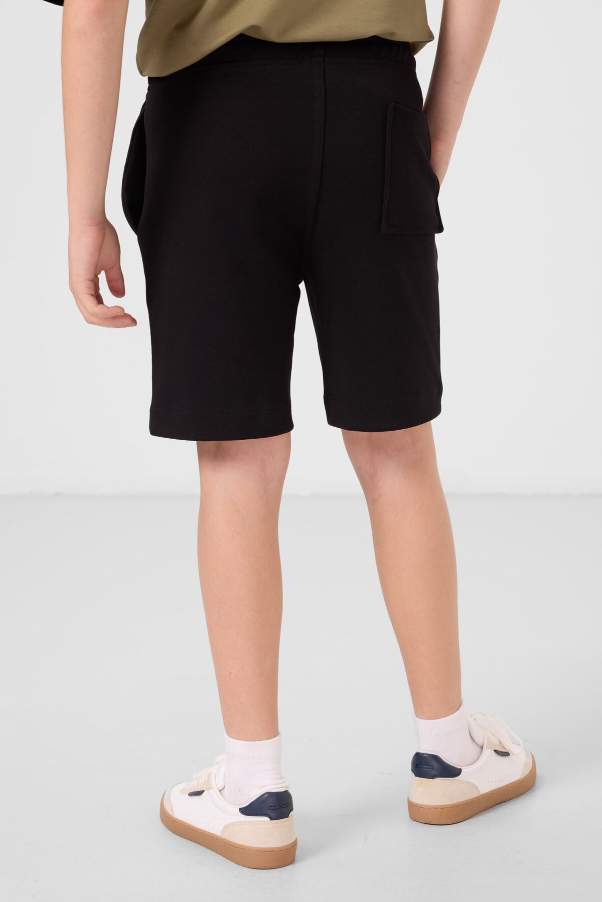 Siyah Pamuklu Yumuşak Dokulu Standart Fit Basic Erkek Çocuk Şort - 11293