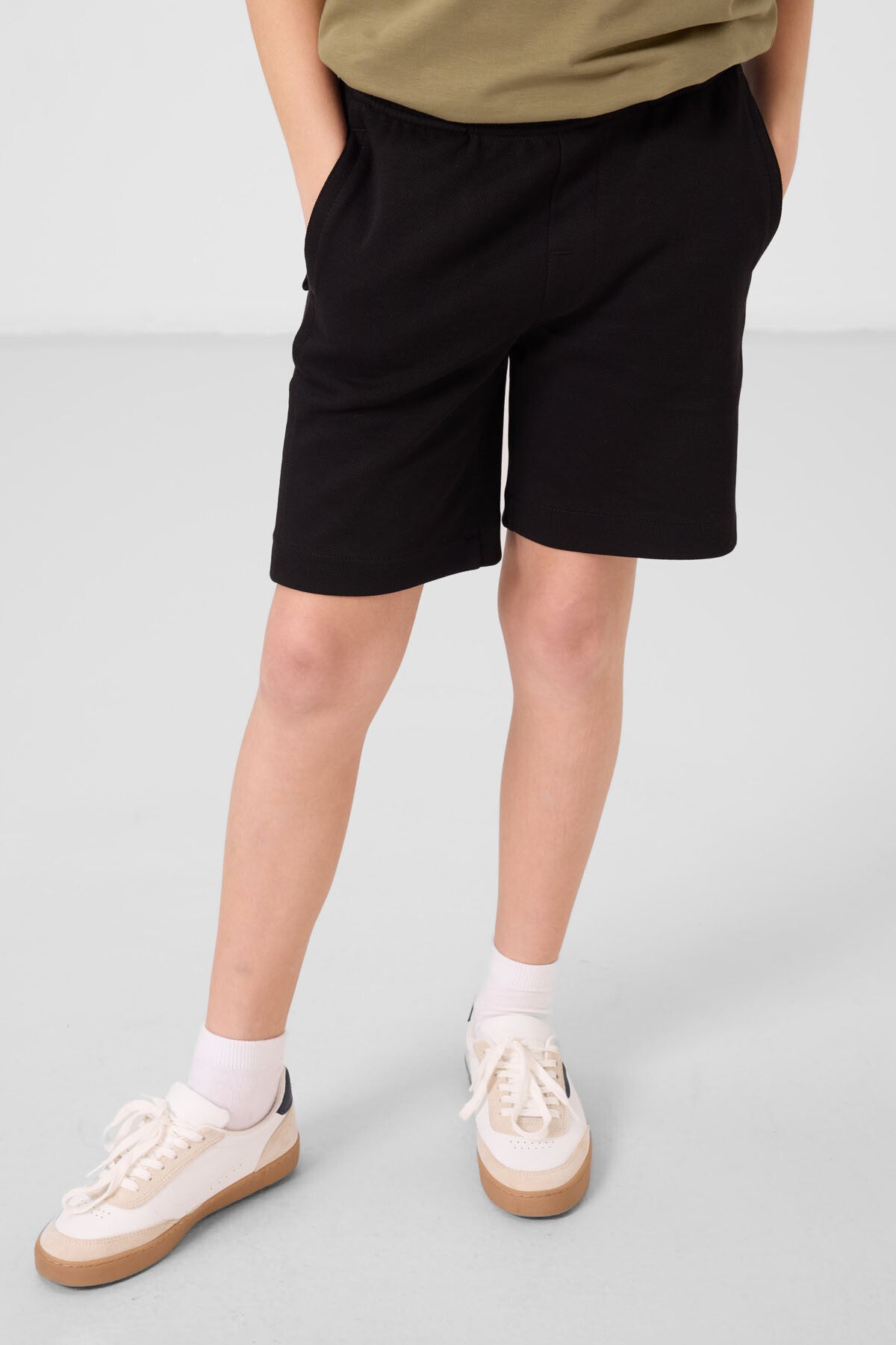 Siyah Pamuklu Yumuşak Dokulu Standart Fit Basic Erkek Çocuk Şort - 11293