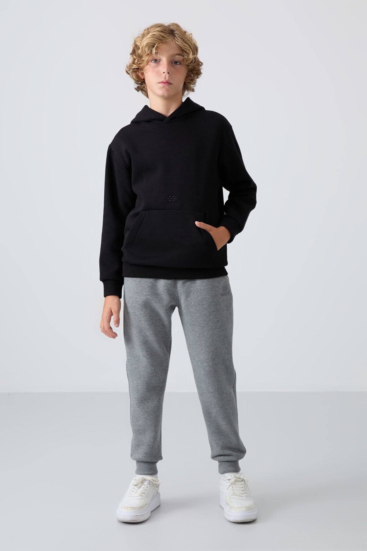 Siyah Pamuklu Kalın İçi Tüylü Yumuşak Dokulu Standart Fit Baskılı Erkek Çocuk Sweatshirt - 11215