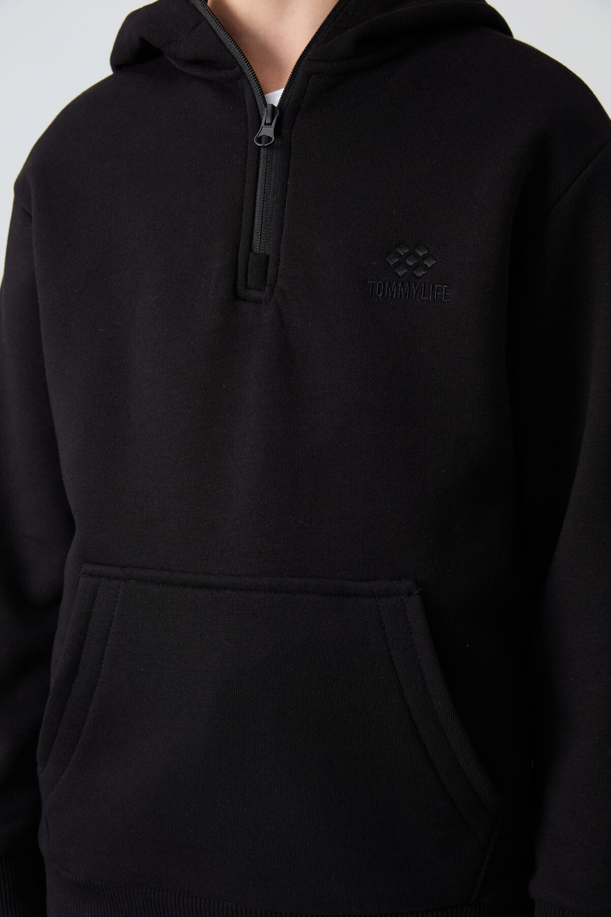 Siyah Pamuklu Kalın İçi Tüylü Yumuşak Dokulu Standart Fit Nakışlı Erkek Çocuk Sweatshirt - 11244