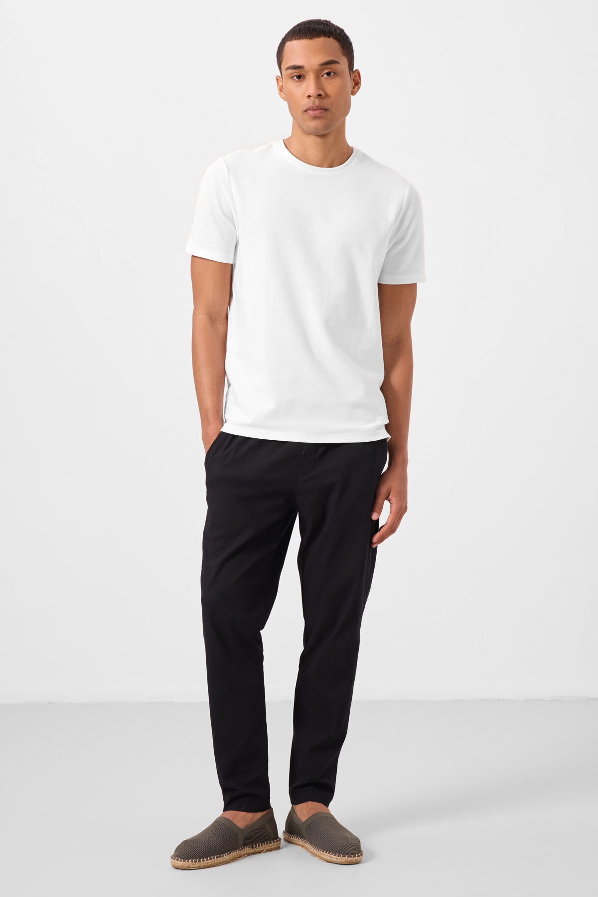 Siyah Standart Fit Dokuma Hafif Esnek Chino Erkek Pantolon - 82179