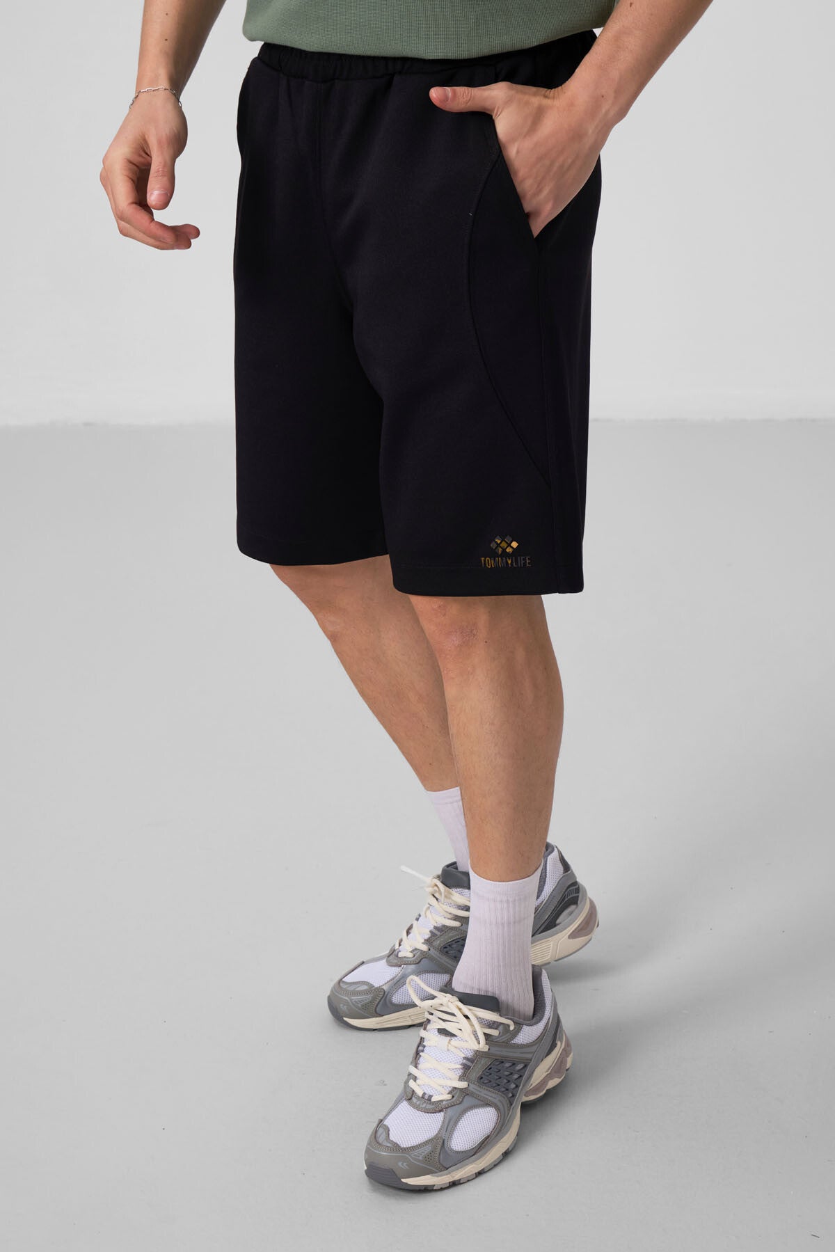 Siyah Yüzeyi Dokulu Oversize Erkek Şort - 81288