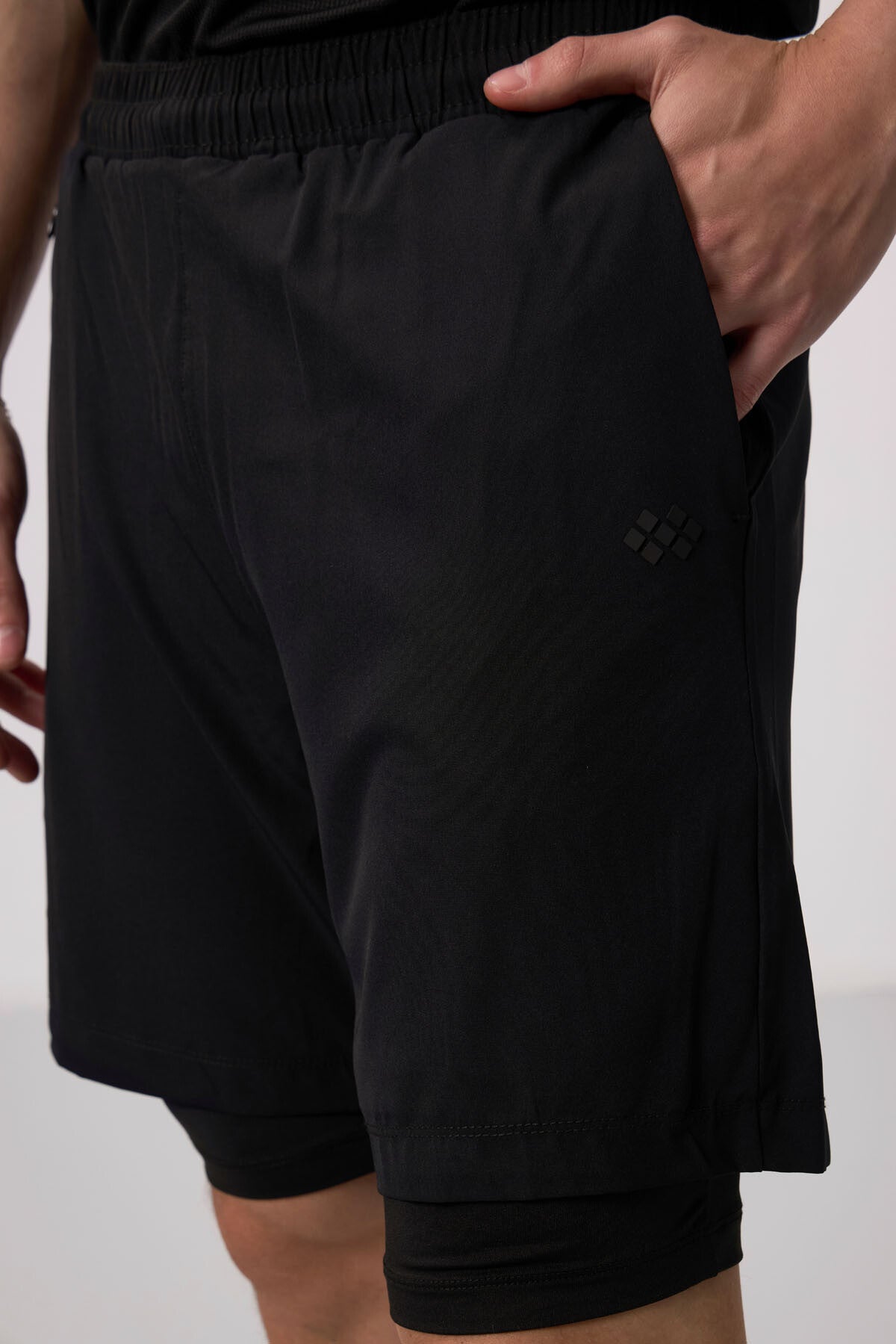 Siyah İnce Yumuşak Standart Fit Erkek Taytlı Şort - 81287