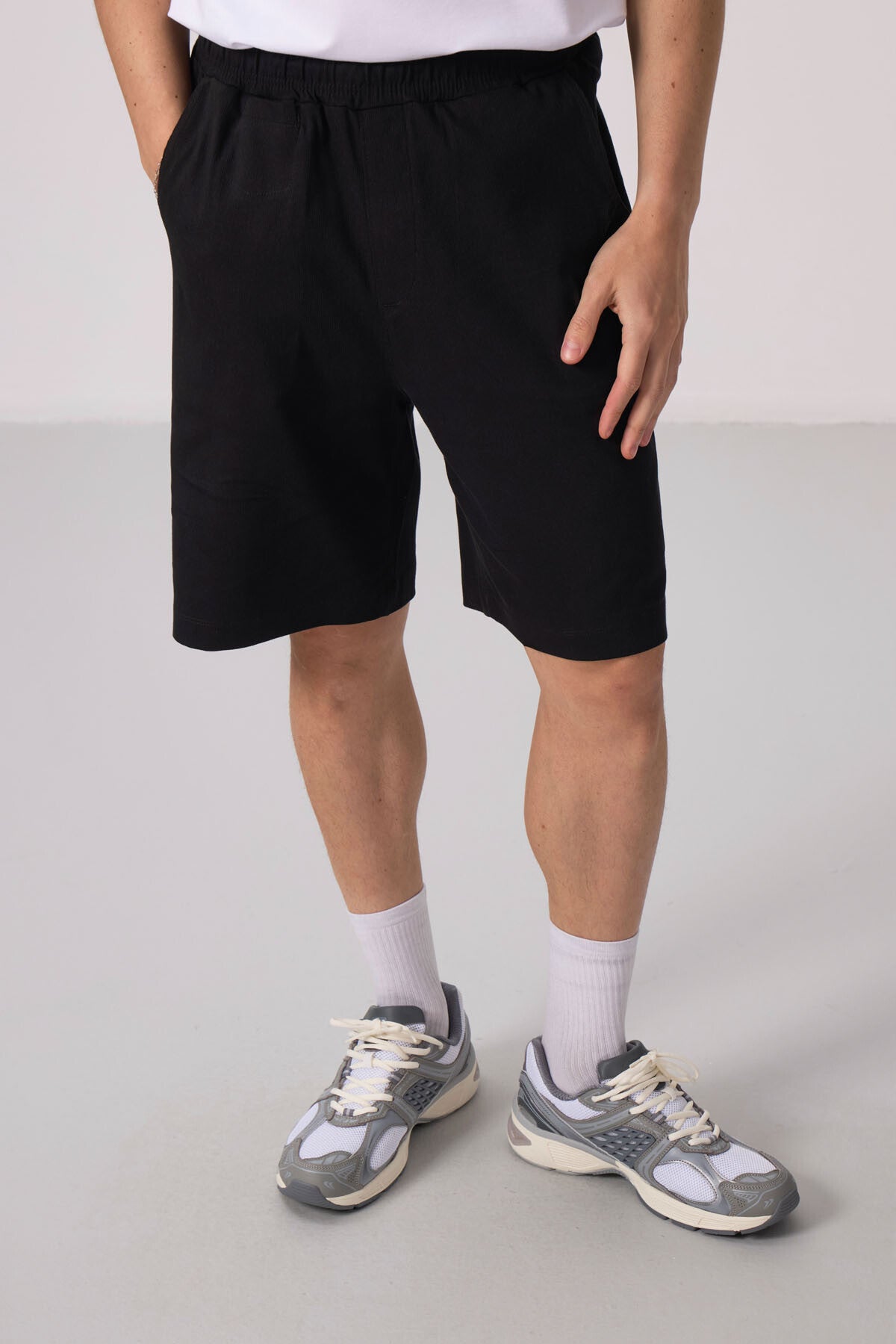 Siyah Standart Fit Dokuma Hafif Esnek Chino Erkek Şort - 81290