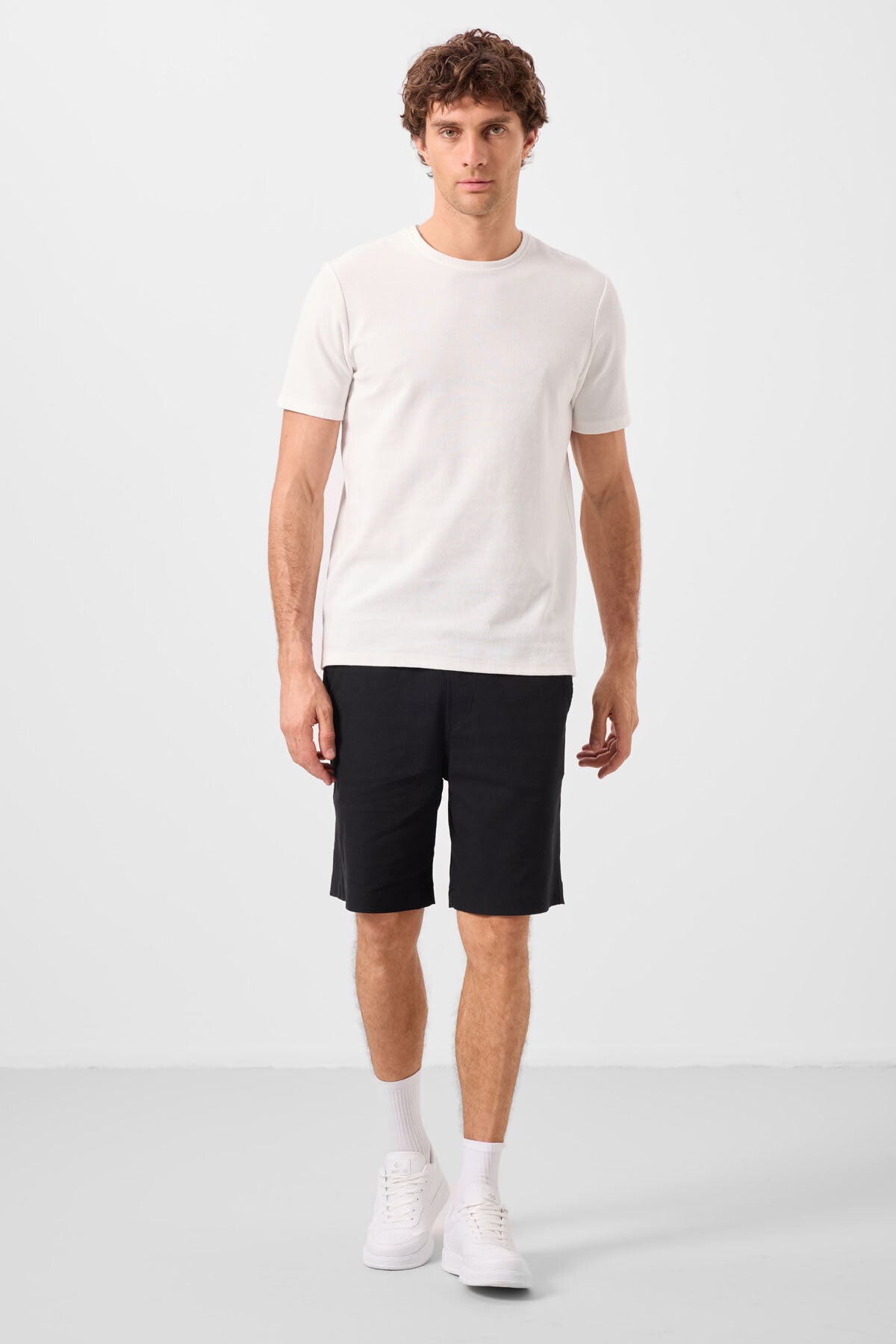 Siyah Standart Fit Dokuma Hafif Esnek Chino Erkek Şort - 81289