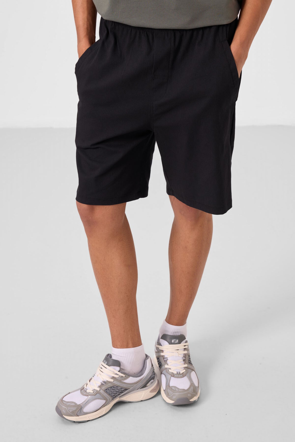 Siyah Standart Fit Dokuma Hafif Esnek Chino Erkek Şort - 81292