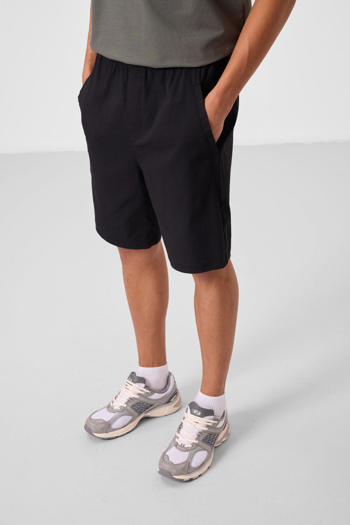 Siyah Standart Fit Dokuma Hafif Esnek Chino Erkek Şort - 81292