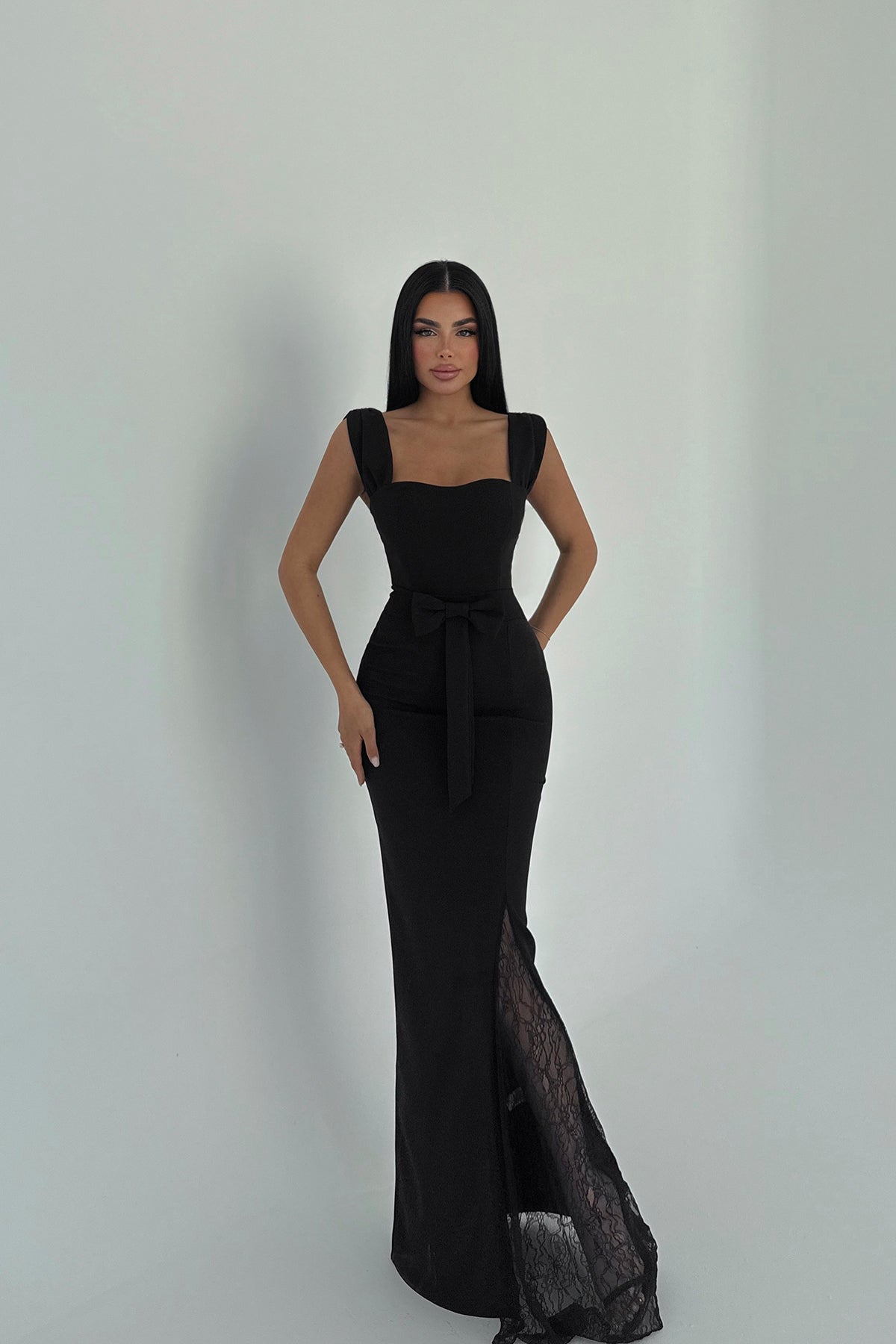 Siyah Remmy Yırtmacı Dantel Detaylı Uzun Elbise ATE-2576