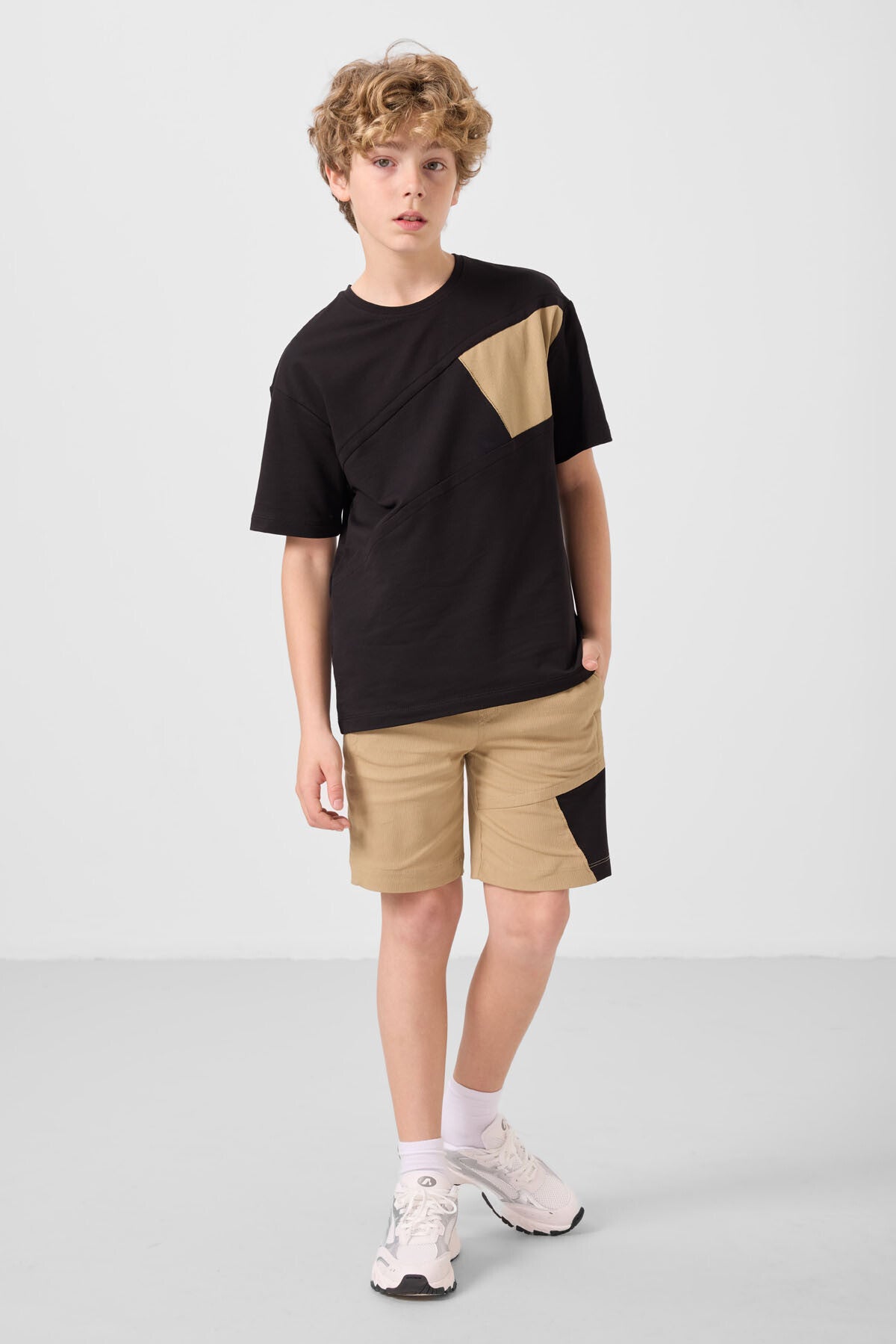 Siyah-Koyu Bej Pamuklu Oversize Fit Dokuma Hafif Esnek Chino Erkek Çocuk Şort Takım - 11275