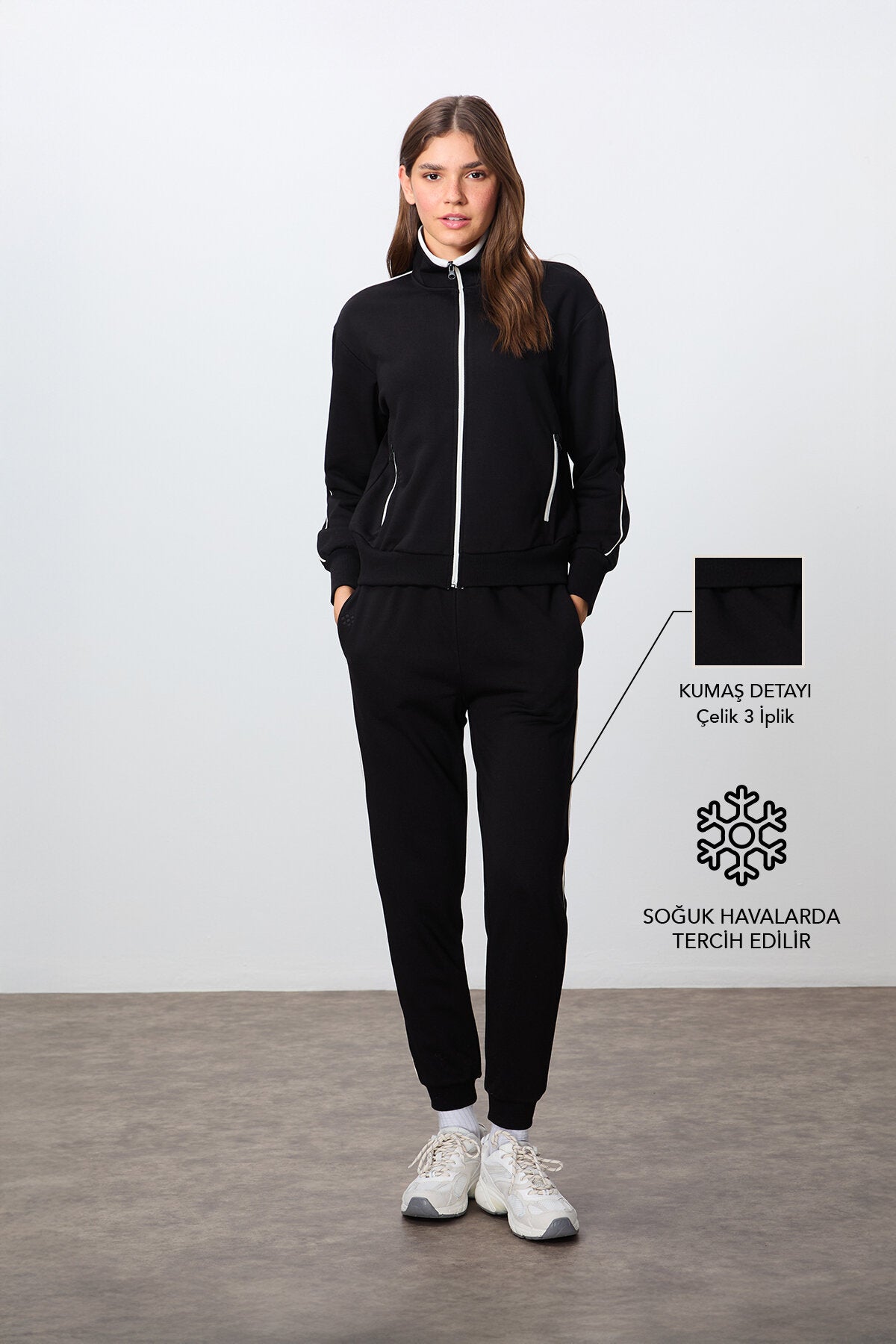 Siyah Kompakt Pamuklu Kalın Pürüzsüz Dokulu Dik Yaka Oversize Fit Kadın Eşofman Takım - 95340