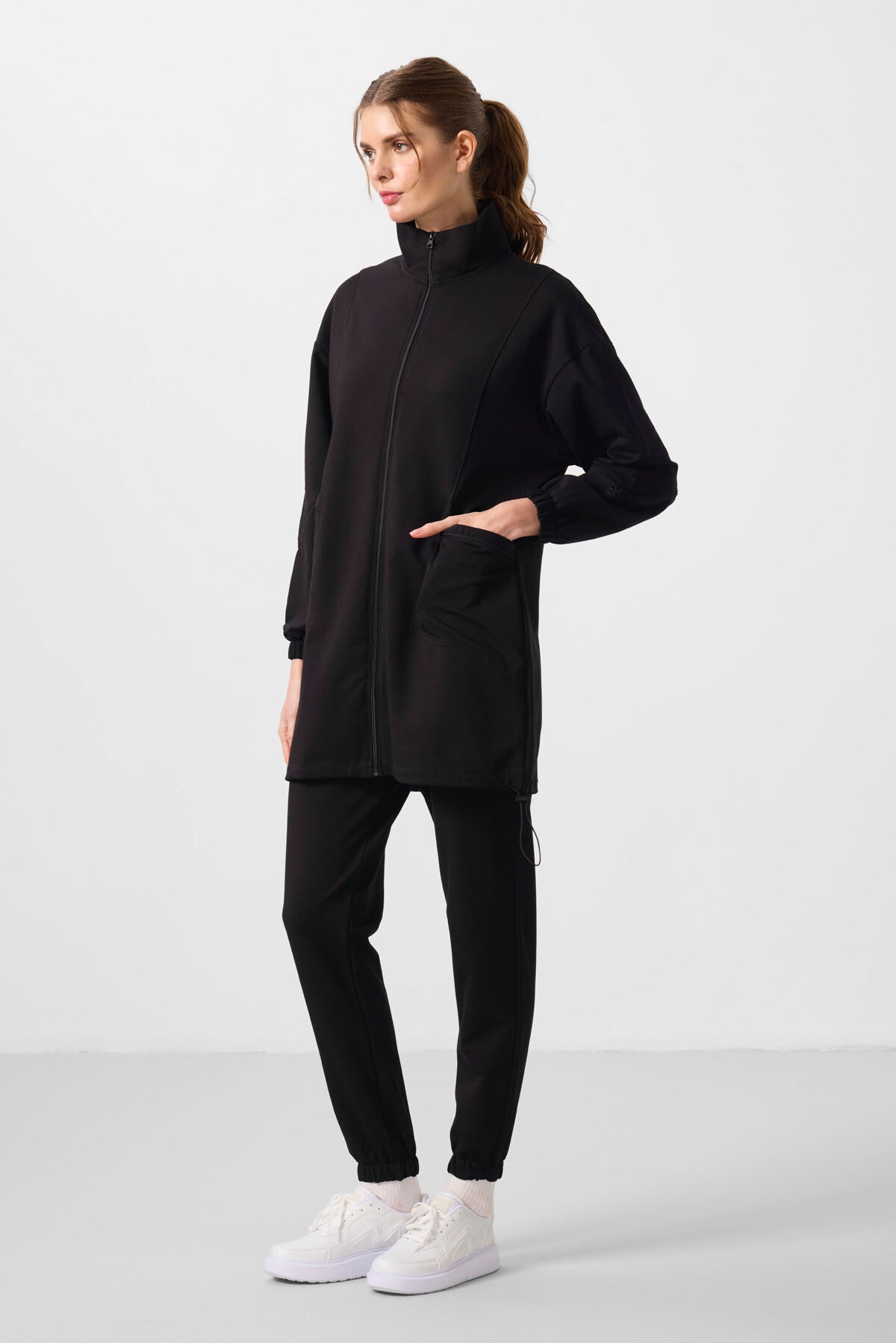 Siyah Dik Yaka Fermuarlı Rahat Form Kadın Eşofman Tunik Takım - 95345