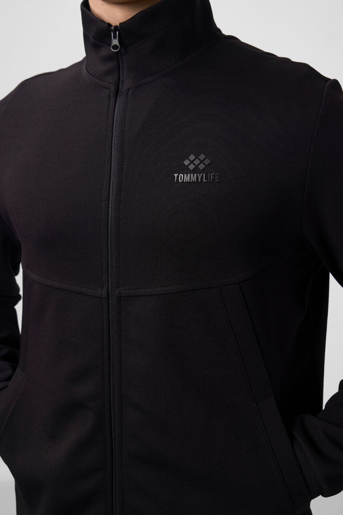 Siyah Yüzeyi Dokulu Rahat Form Erkek Eşofman Takım - 85273