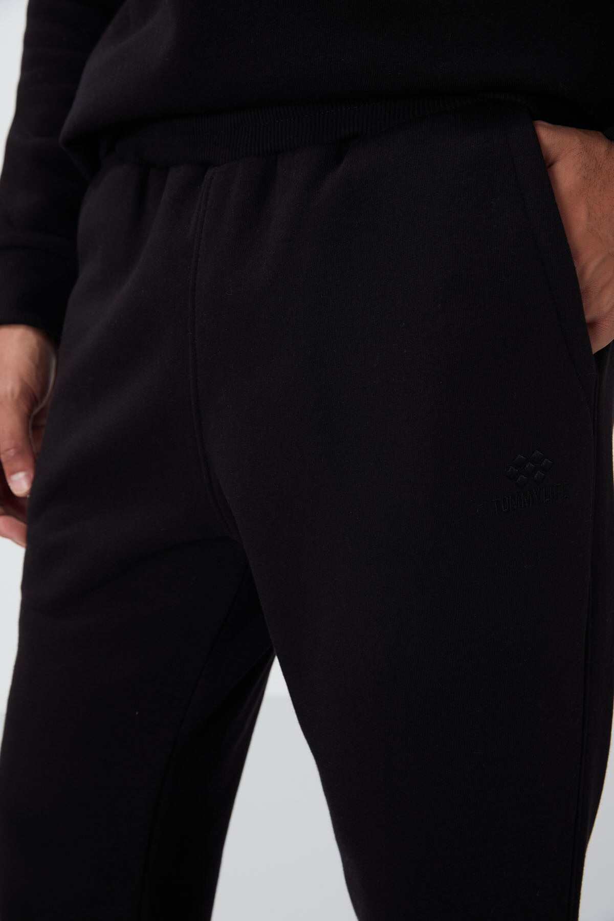 Siyah Pamuklu Kalın İçi Tüylü Yumuşak Dokulu Comfort Fit Nakışlı Erkek Eşofman Takım -85265