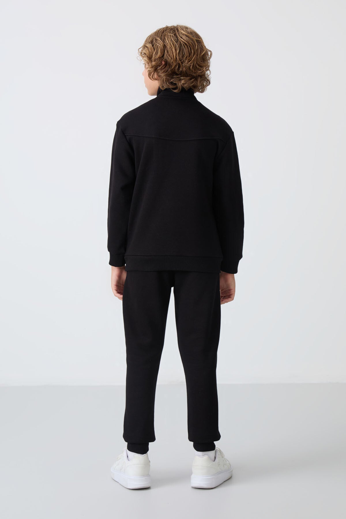 Siyah Pamuklu Kalın İçi Tüylü Yumuşak Dokulu Standart Fit Nakışlı Erkek Çocuk Eşofman Takım - 11240