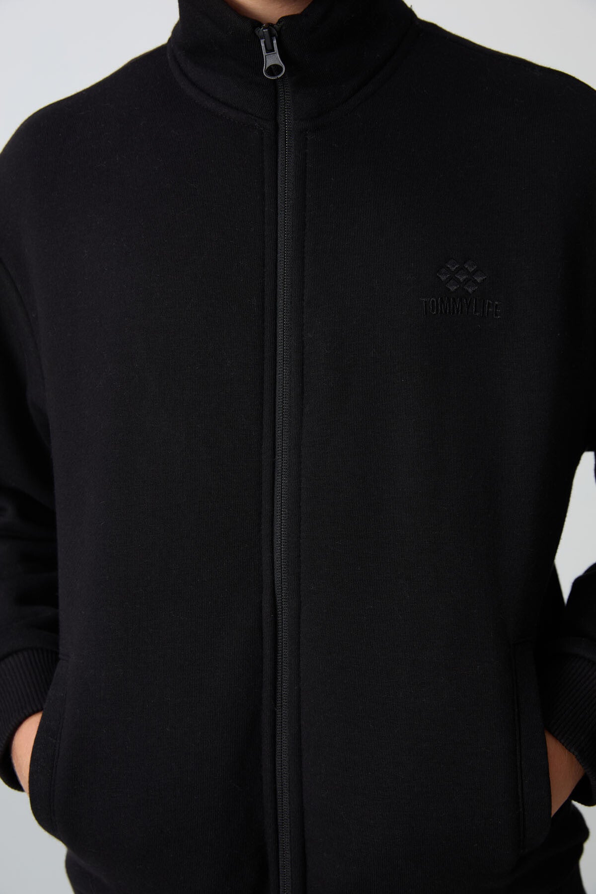 Siyah Pamuklu Kalın İçi Tüylü Yumuşak Dokulu Standart Fit Nakışlı Erkek Çocuk Eşofman Takım - 11256