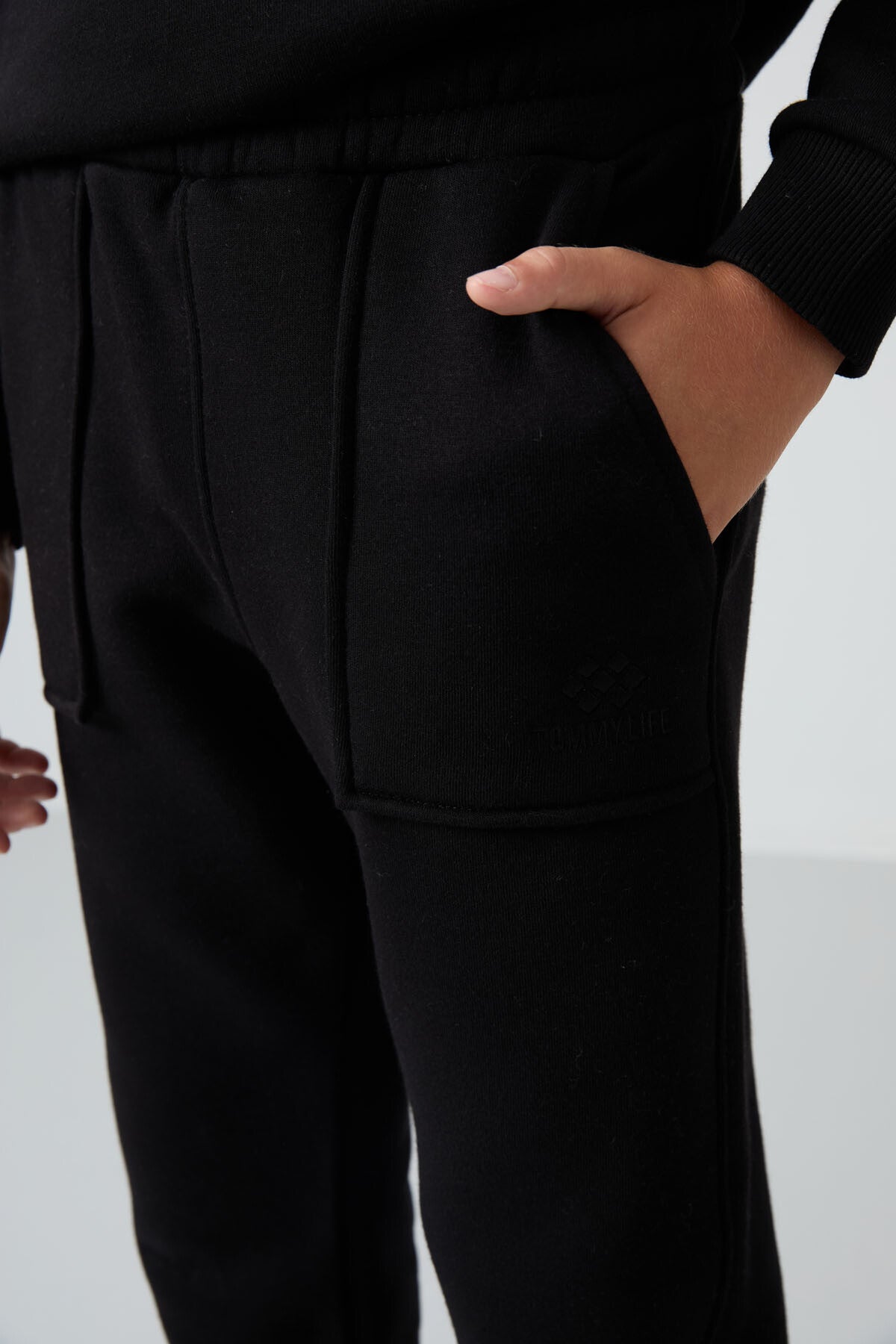 Siyah Pamuklu Kalın İçi Tüylü Yumuşak Dokulu Standart Fit Baskılı Erkek Çocuk Eşofman Takım - 11257