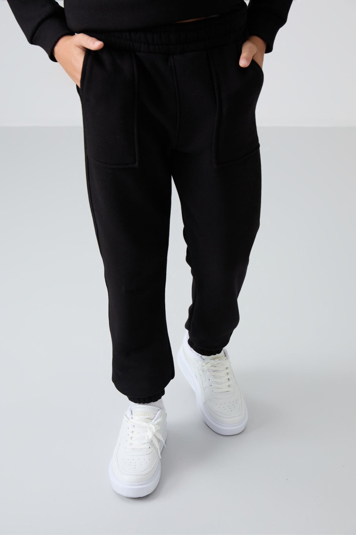 Siyah Pamuklu Kalın İçi Tüylü Yumuşak Dokulu Standart Fit Baskılı Erkek Çocuk Eşofman Takım - 11257