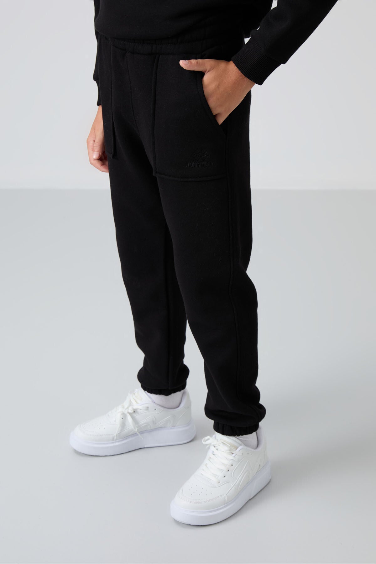 Siyah Pamuklu Kalın İçi Tüylü Yumuşak Dokulu Standart Fit Baskılı Erkek Çocuk Eşofman Takım - 11257