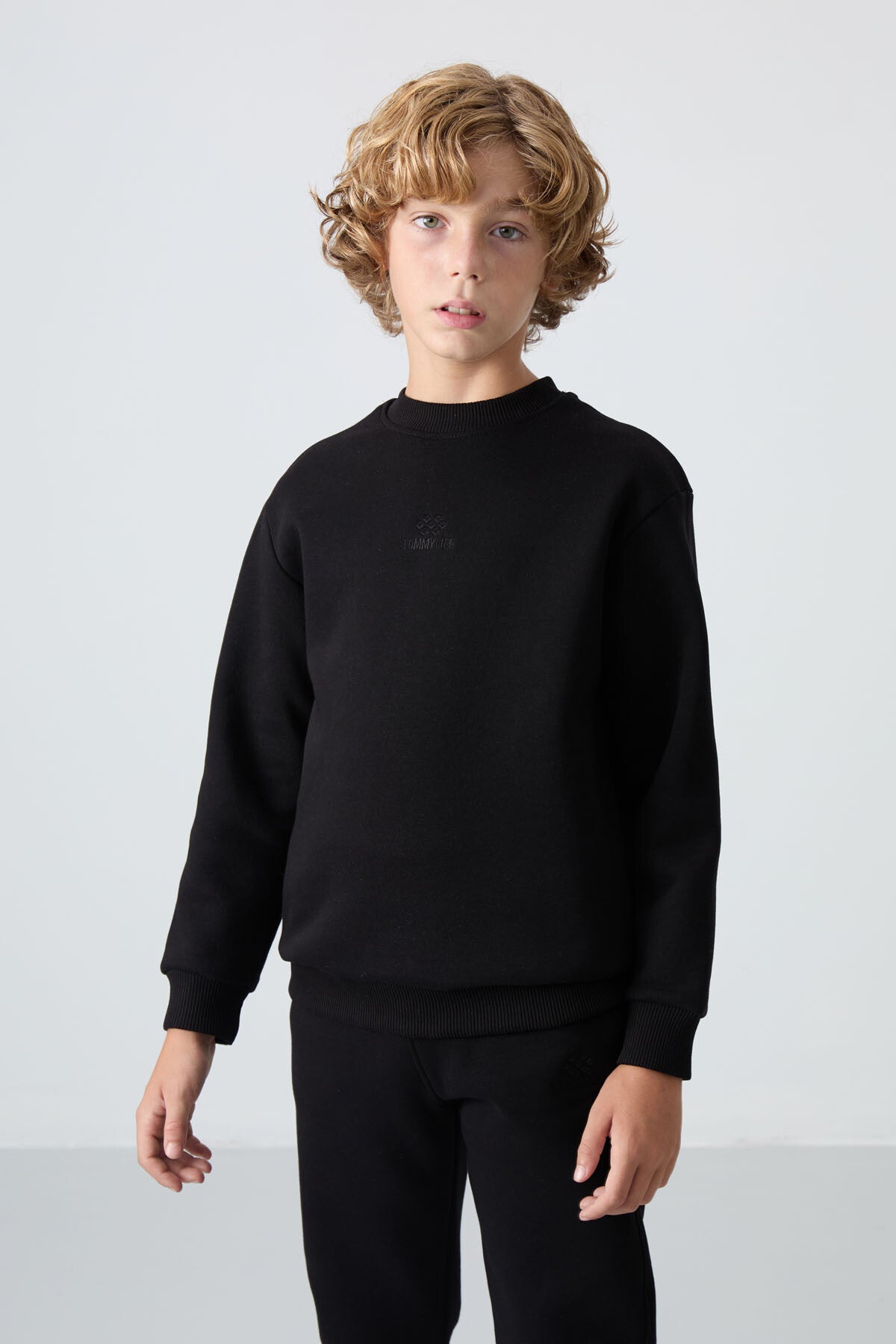 Siyah Pamuklu Kalın İçi Tüylü Yumuşak Dokulu Standart Fit Nakışlı Erkek Çocuk Eşofman Takım - 11249