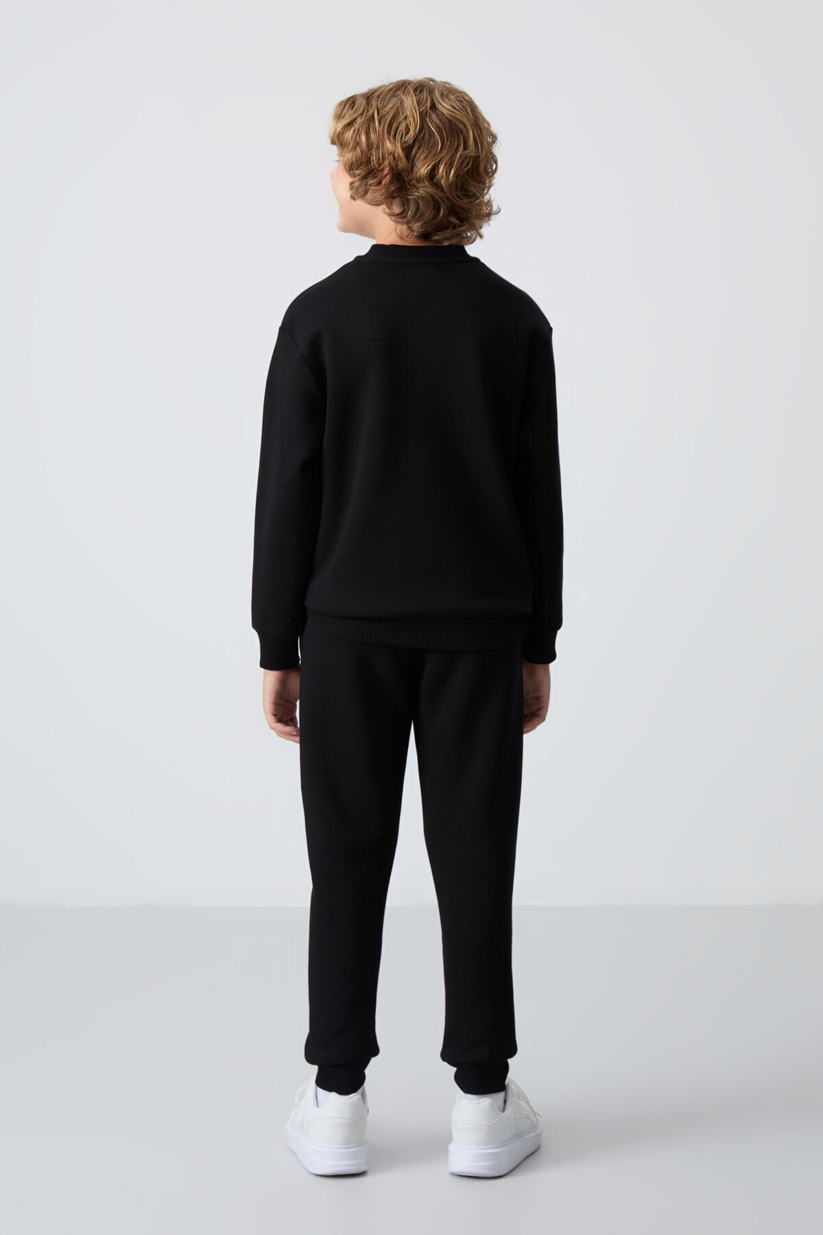 Siyah Pamuklu Kalın İçi Tüylü Yumuşak Dokulu Standart Fit Nakışlı Erkek Çocuk Eşofman Takım - 11249