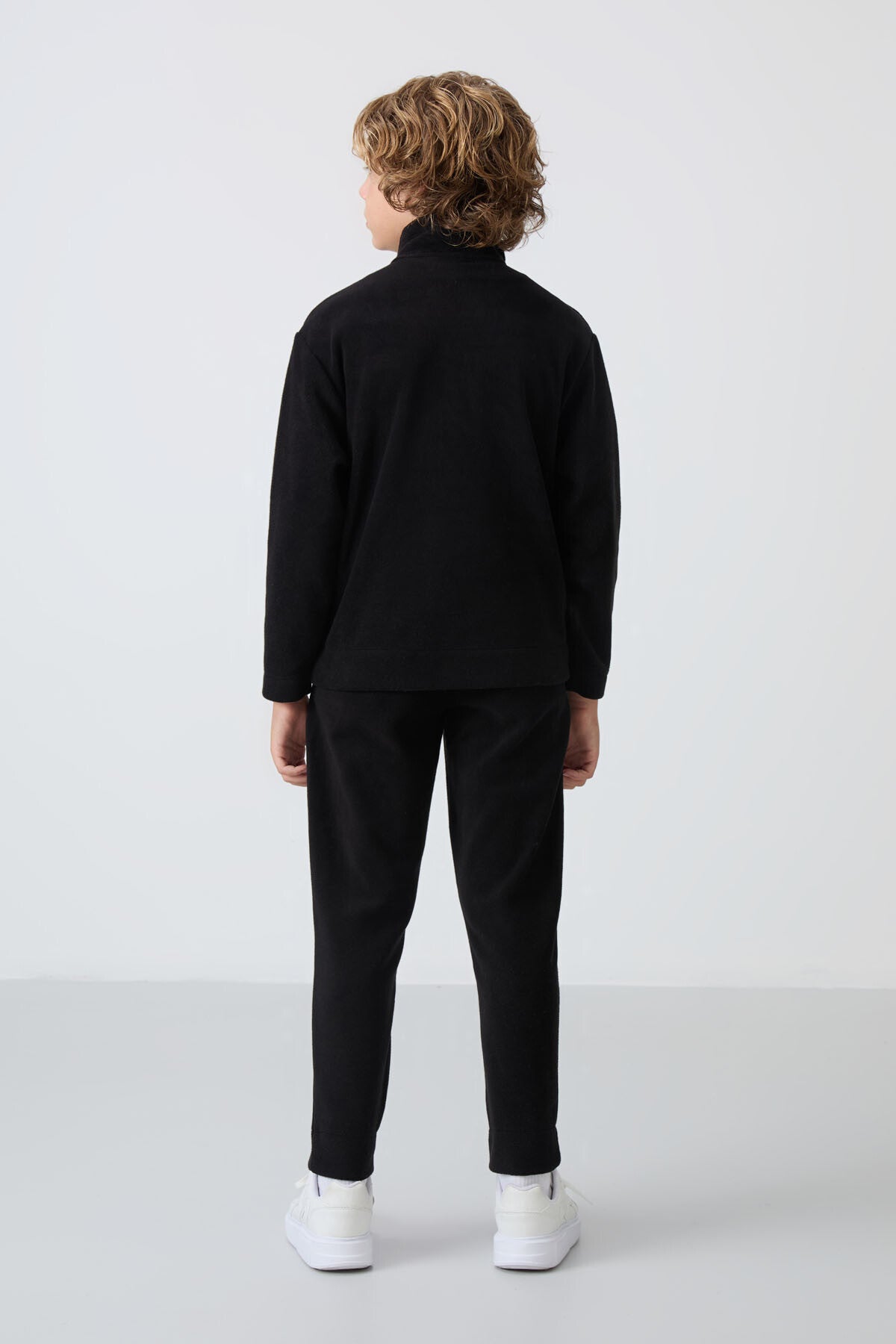 Siyah Kalın Yumuşak Dokulu Standart Fit Nakışlı Polar Erkek Çocuk Eşofman Takım - 11218