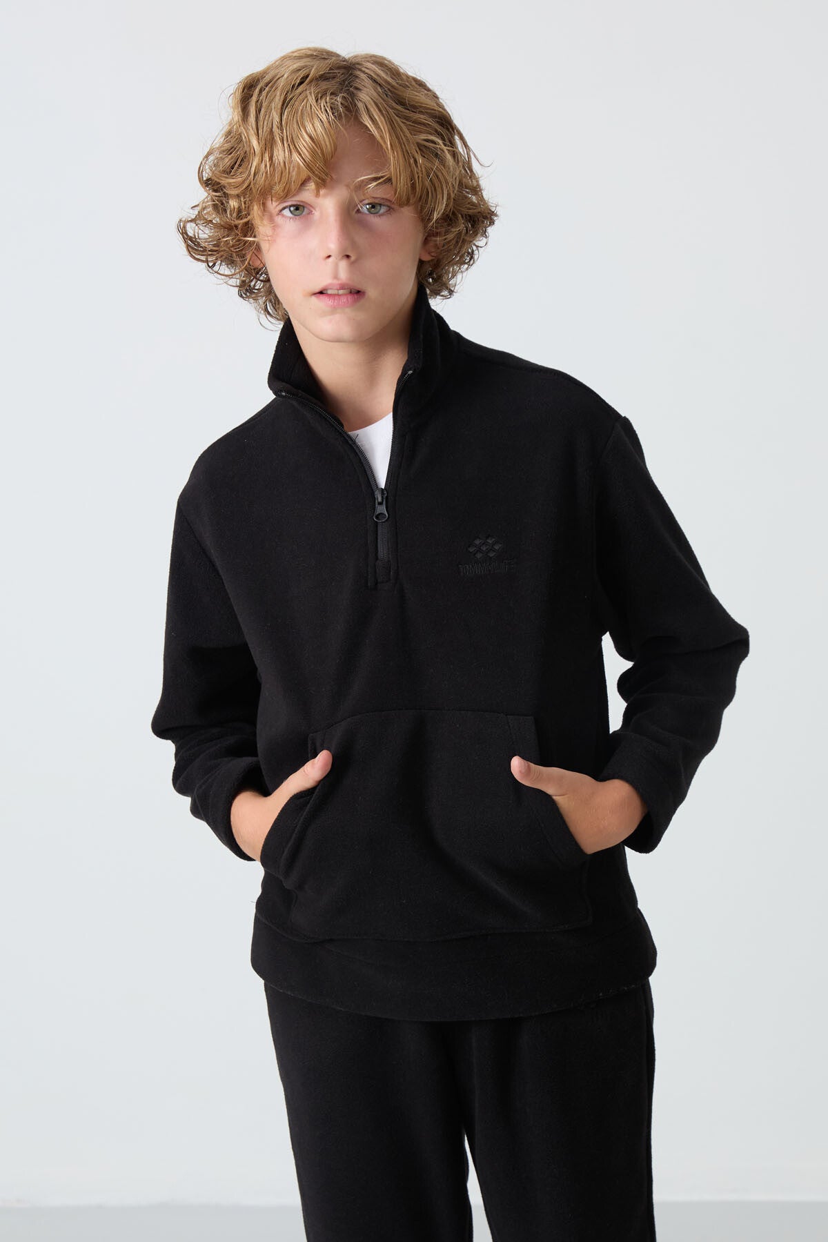 Siyah Kalın Yumuşak Dokulu Standart Fit Nakışlı Polar Erkek Çocuk Eşofman Takım - 11218